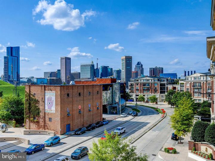 THE RITZ-CARLTON RESIDENCES - Residential Lease