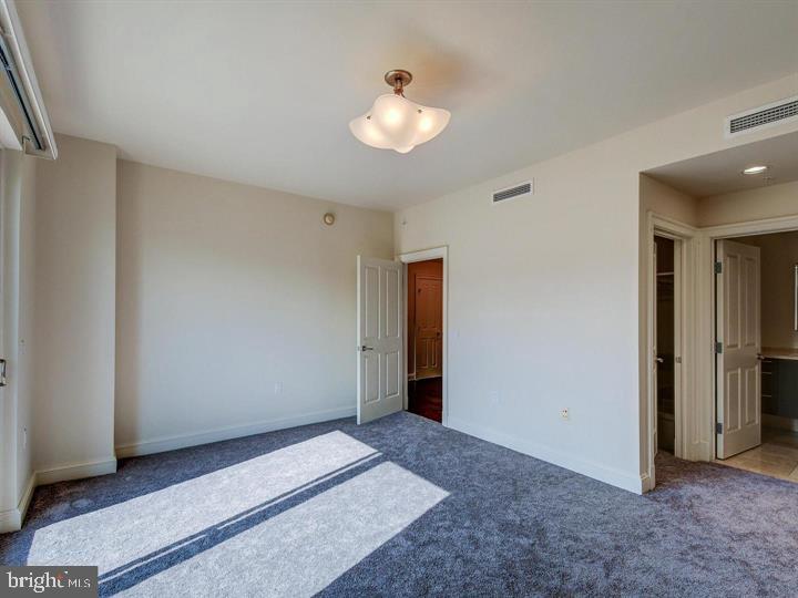 THE RITZ-CARLTON RESIDENCES - Residential Lease