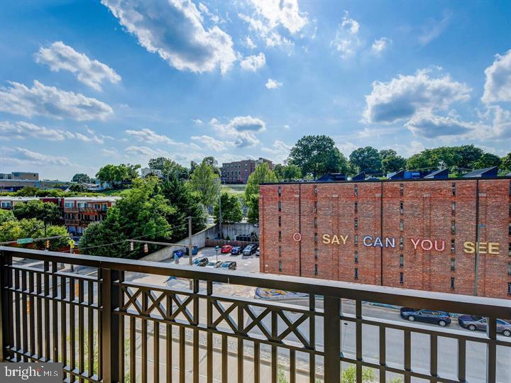 THE RITZ-CARLTON RESIDENCES - Residential Lease