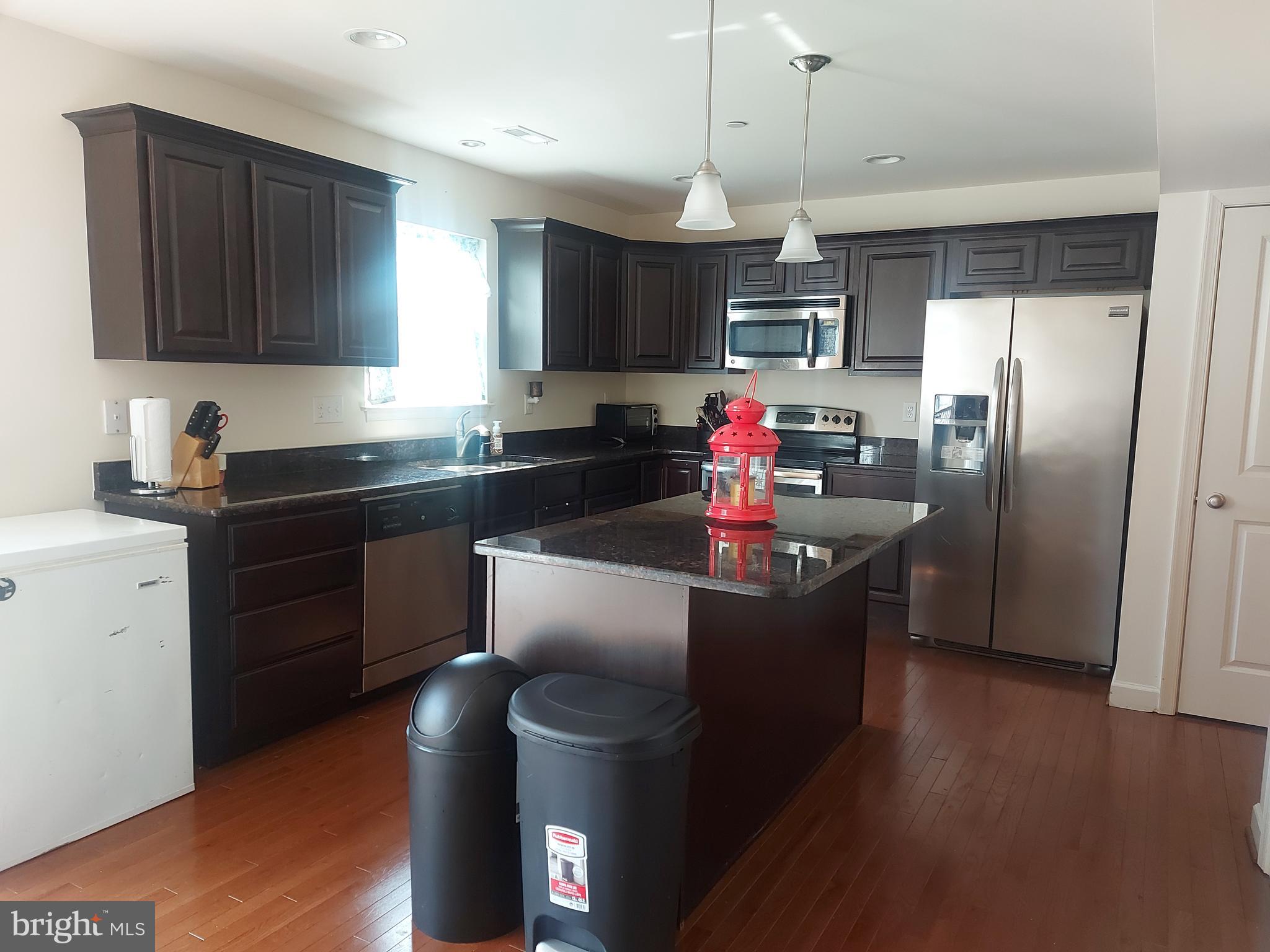 AVALON SHORES - Residential