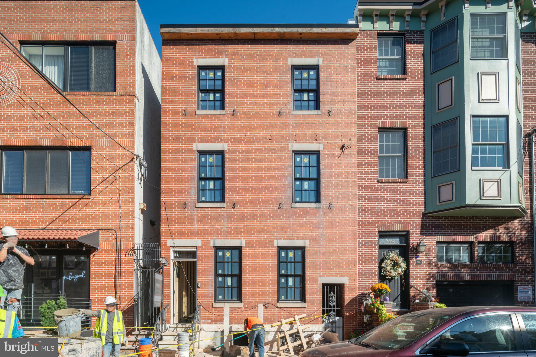 QUEEN VILLAGE - Residential