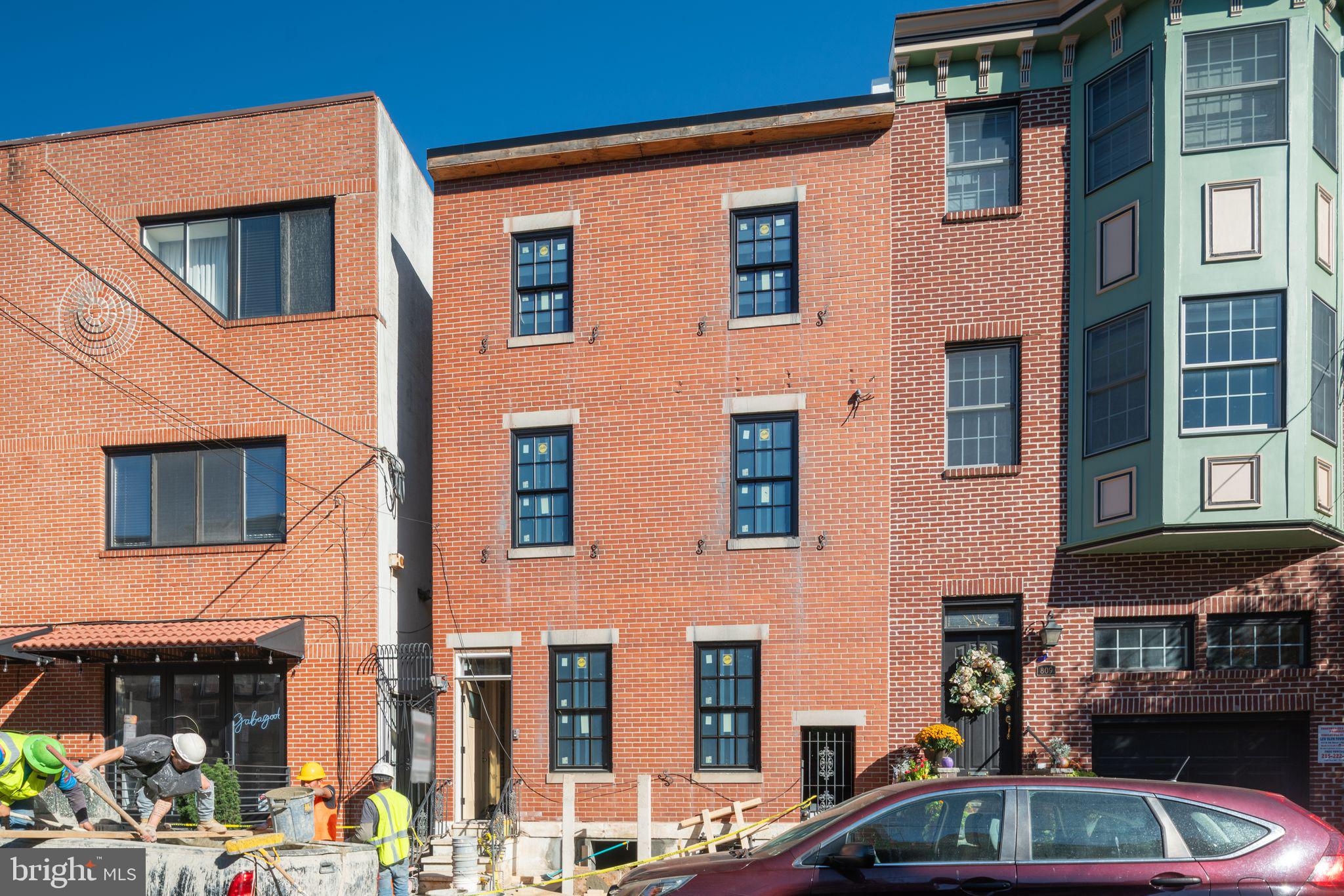 QUEEN VILLAGE - Residential