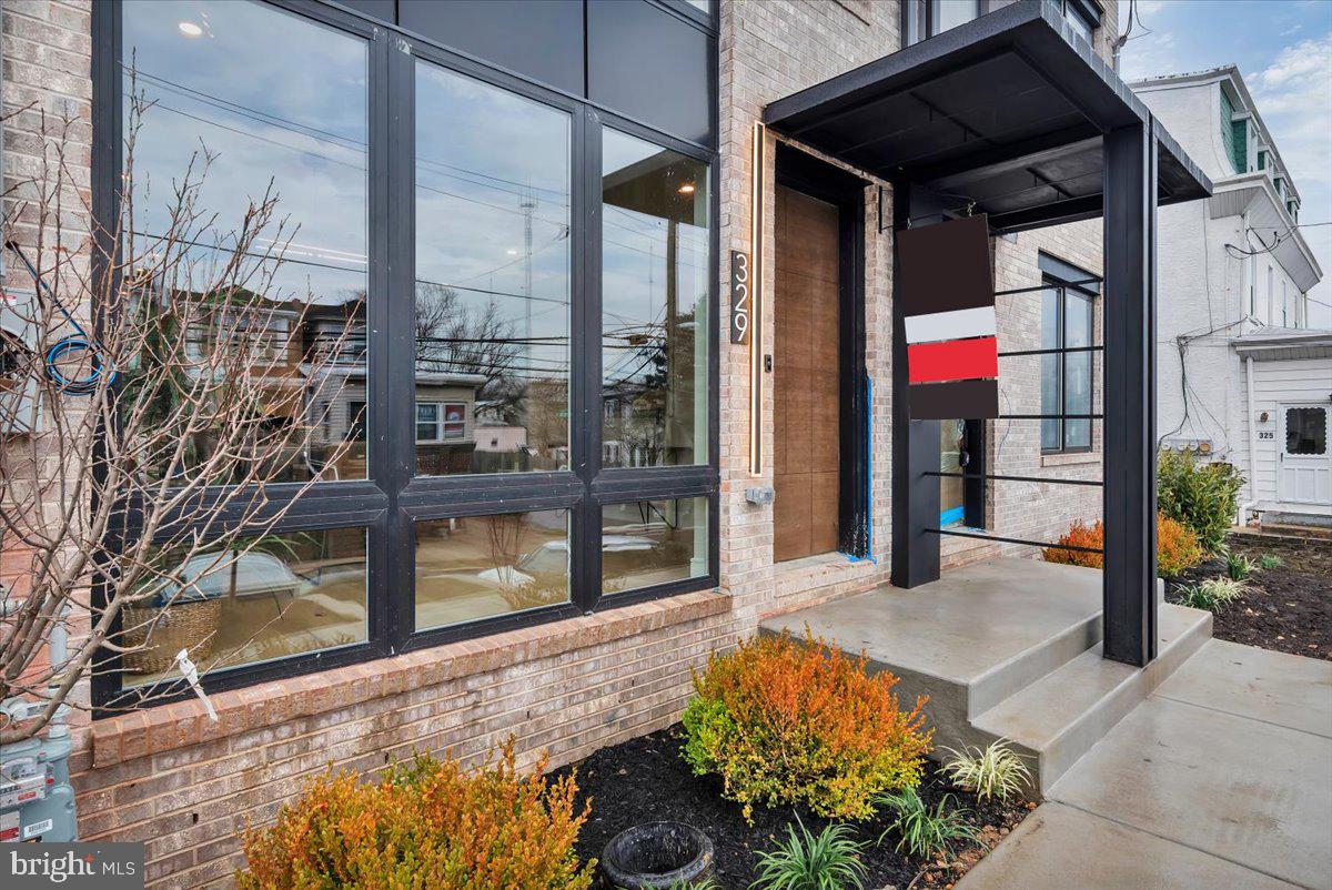 ROXBOROUGH - Residential