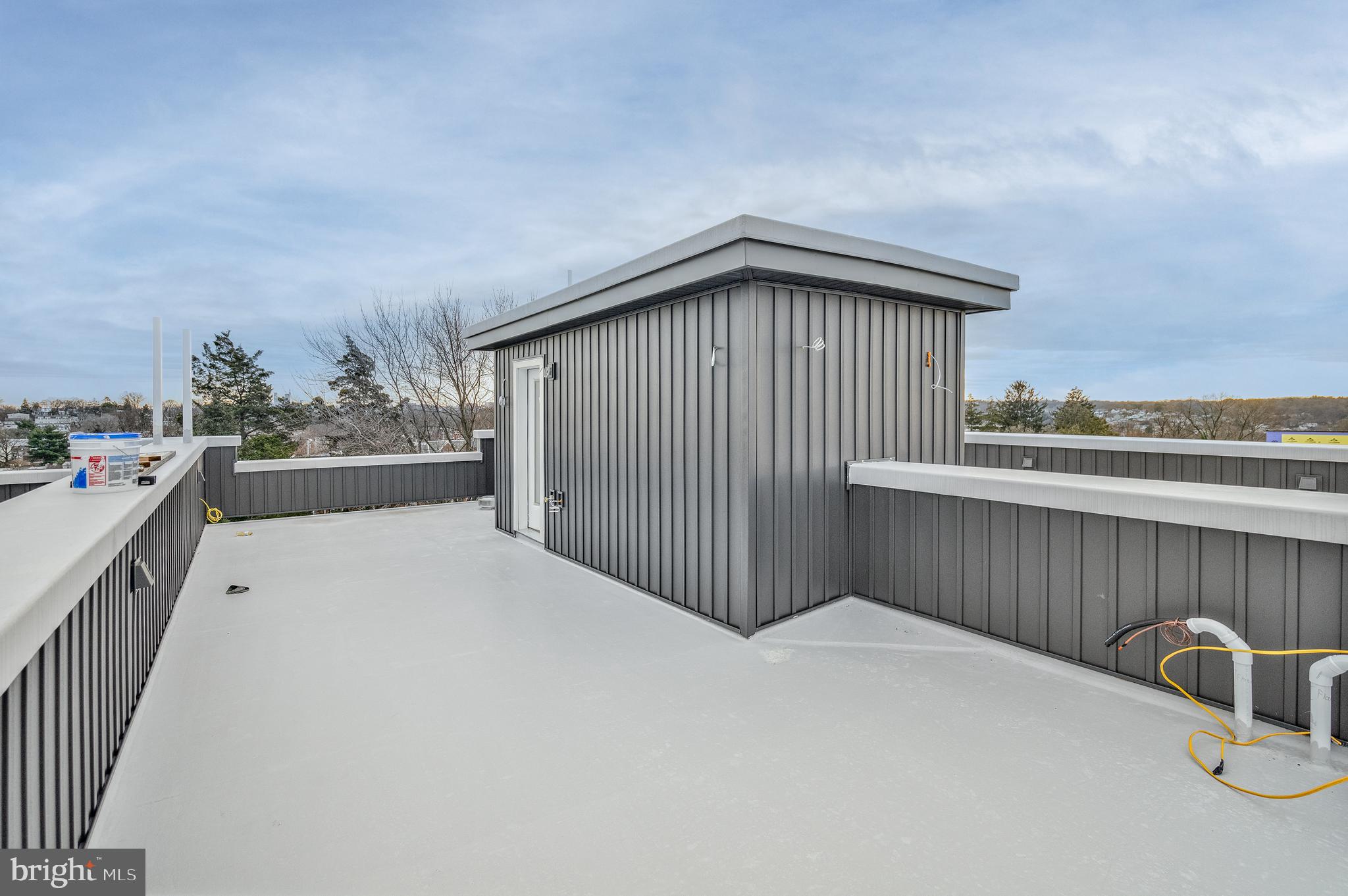 ROXBOROUGH - Residential