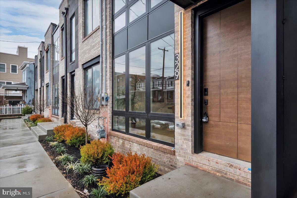 ROXBOROUGH - Residential