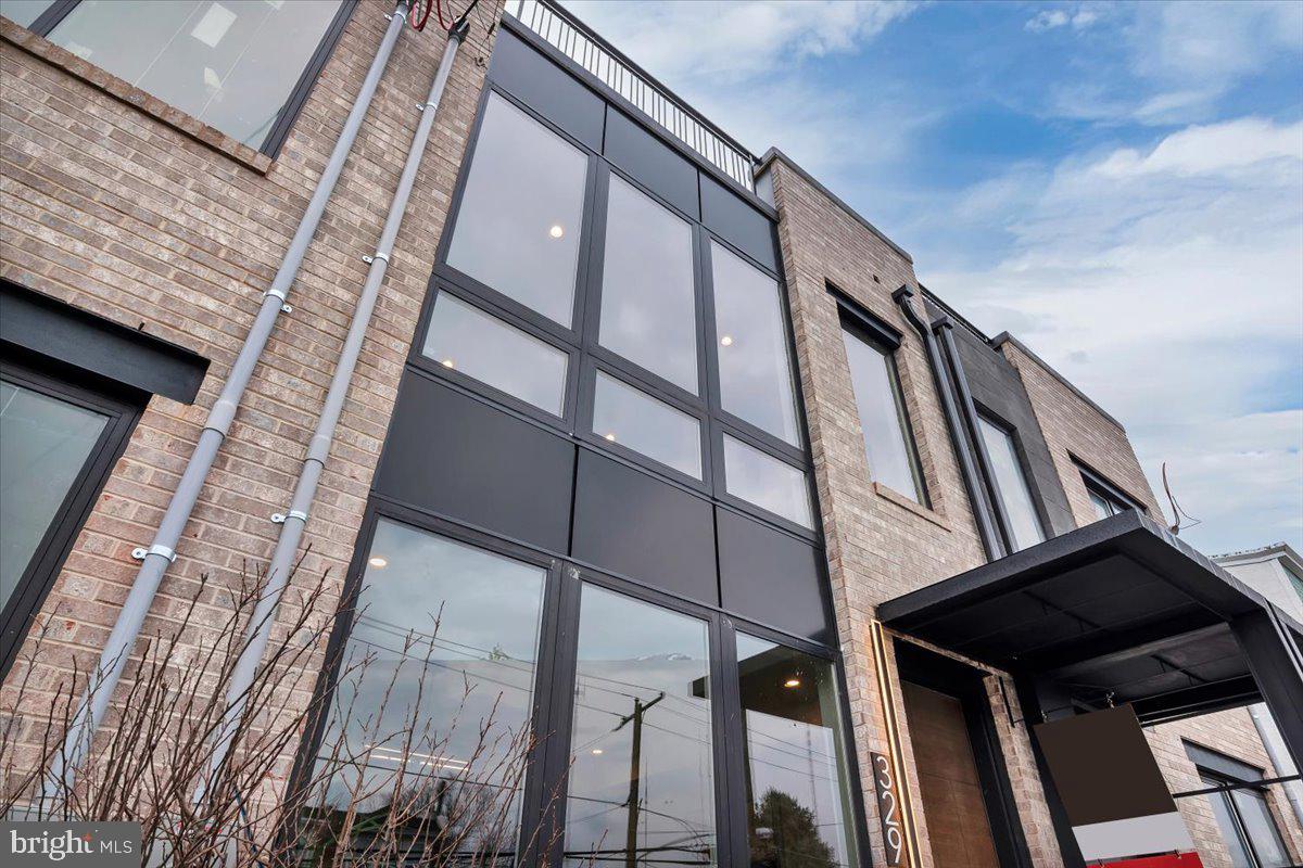 ROXBOROUGH - Residential