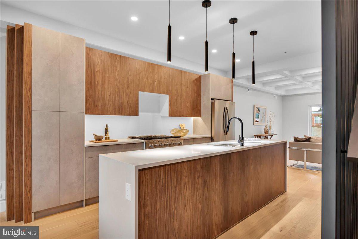 ROXBOROUGH - Residential