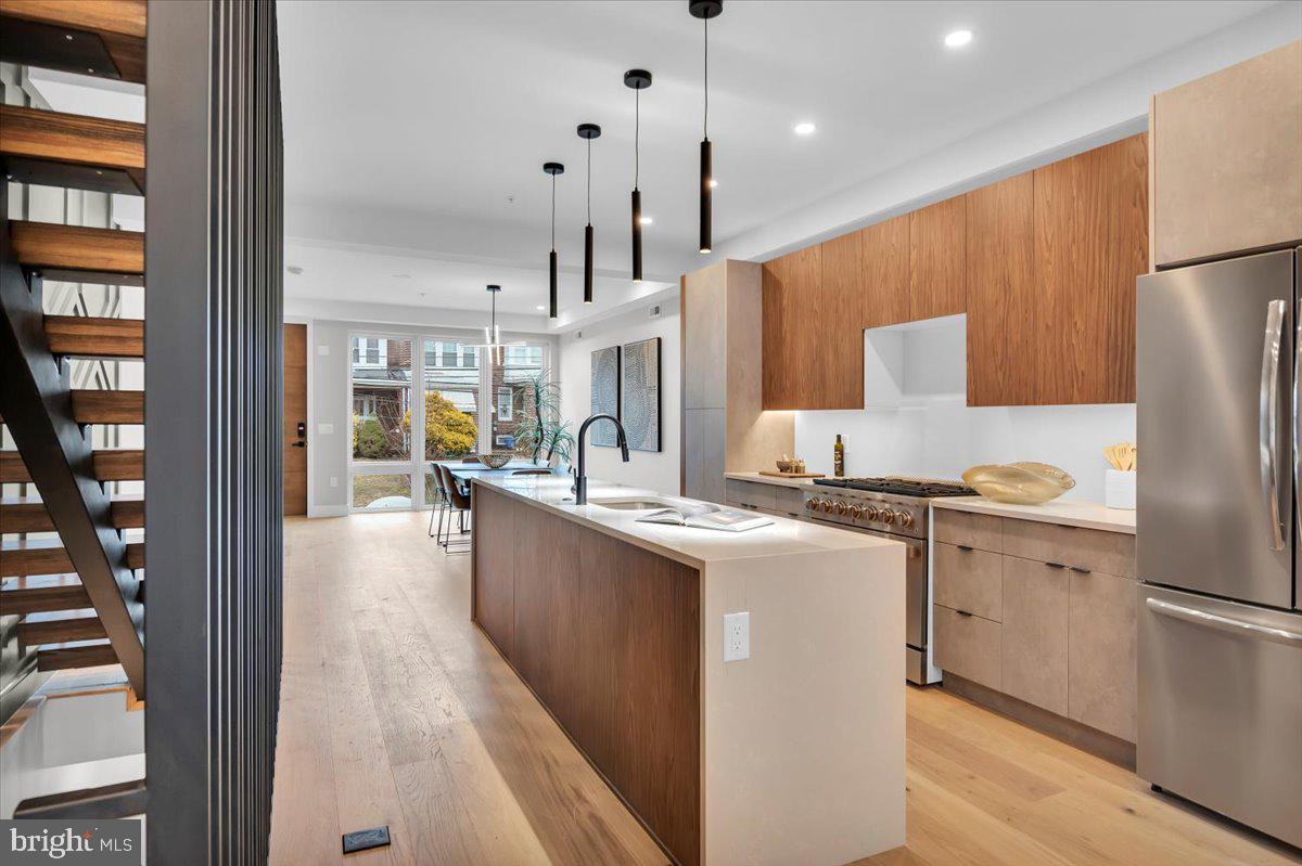 ROXBOROUGH - Residential