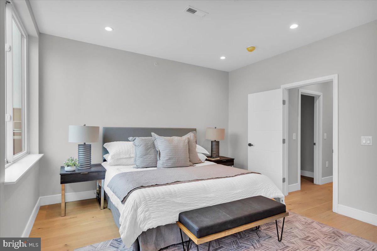 ROXBOROUGH - Residential