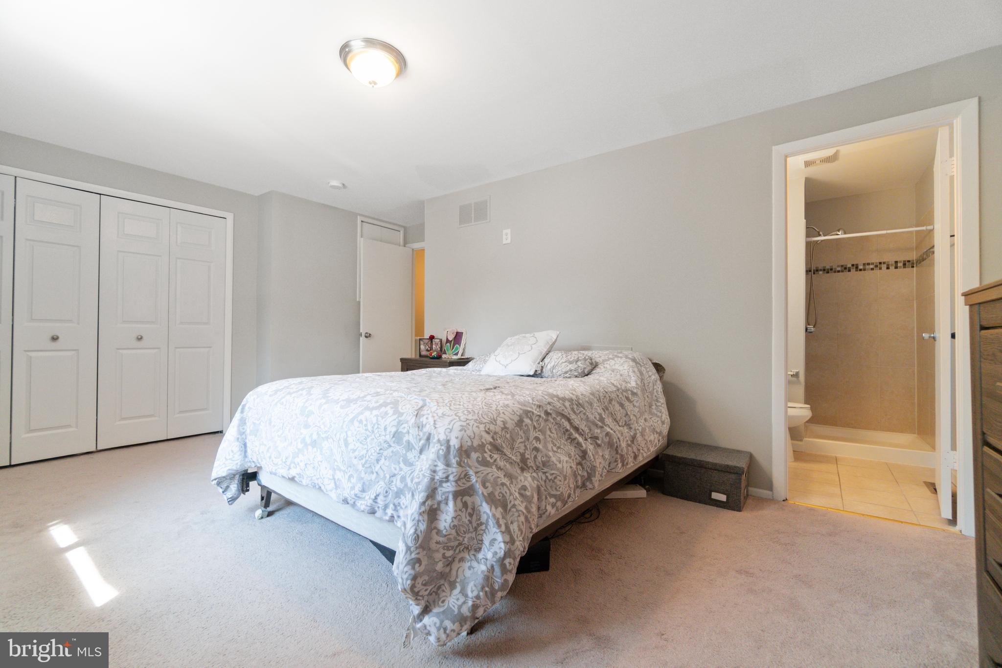 VILLAGE OF OWEN BROWN - Residential