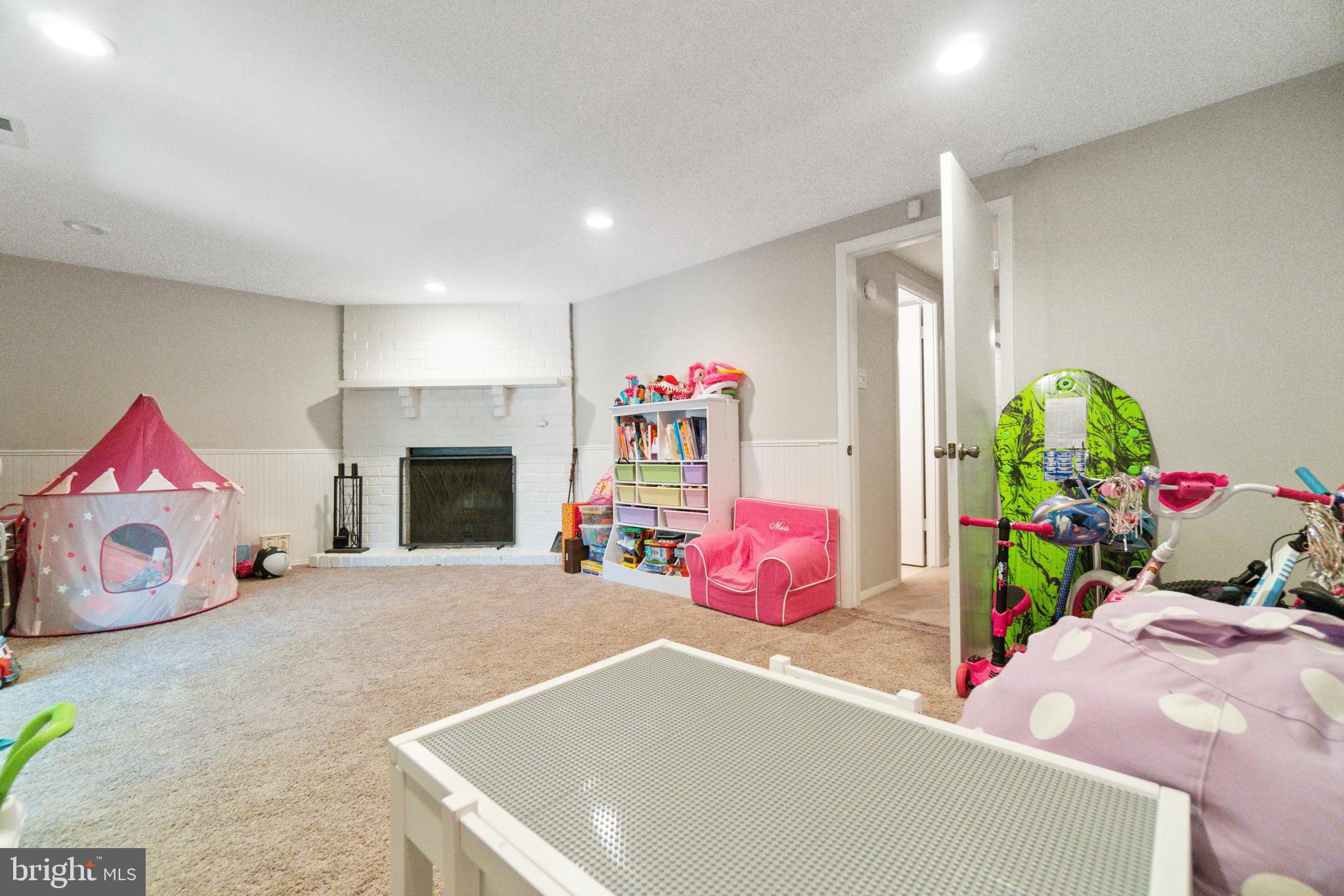 VILLAGE OF OWEN BROWN - Residential