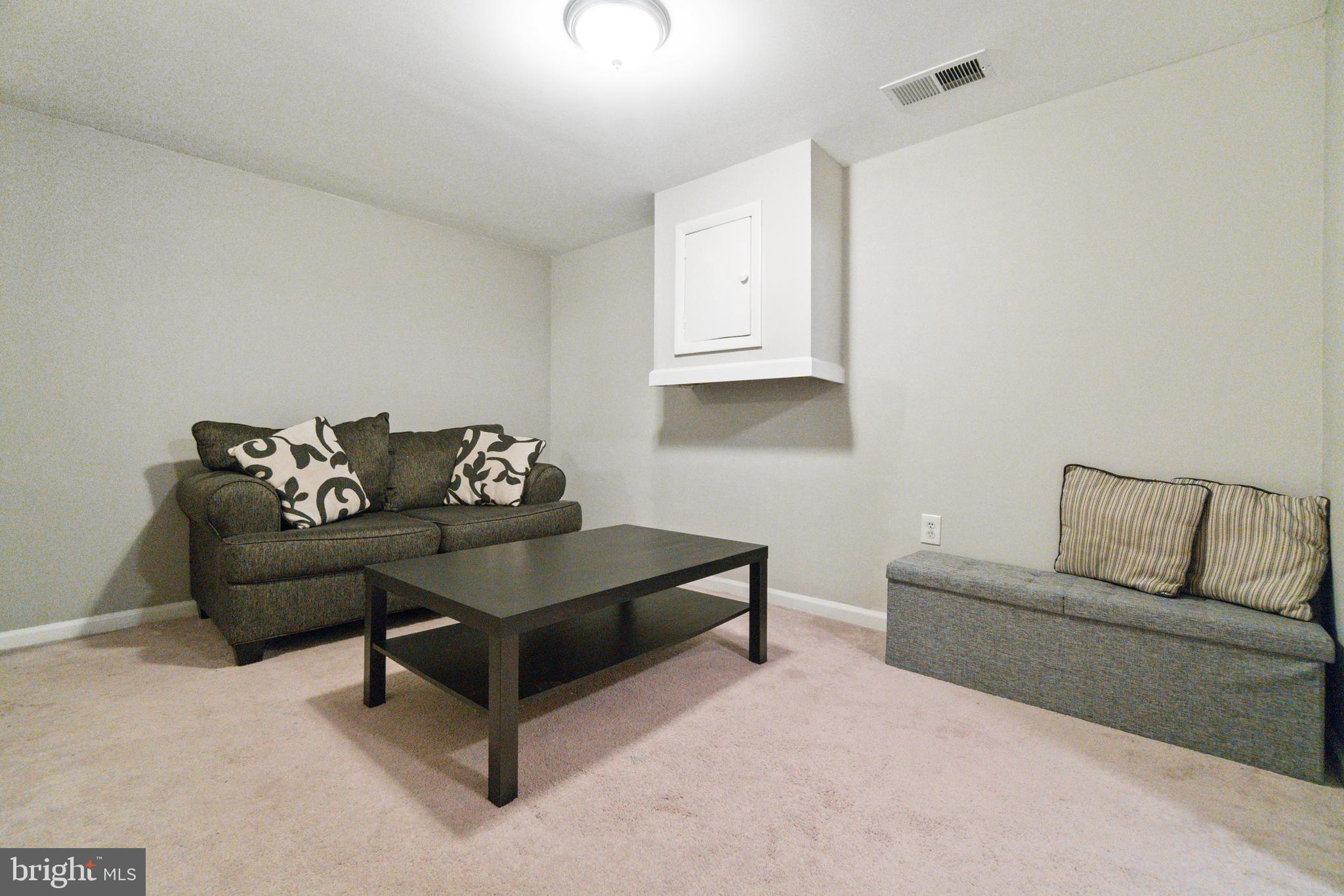 VILLAGE OF OWEN BROWN - Residential