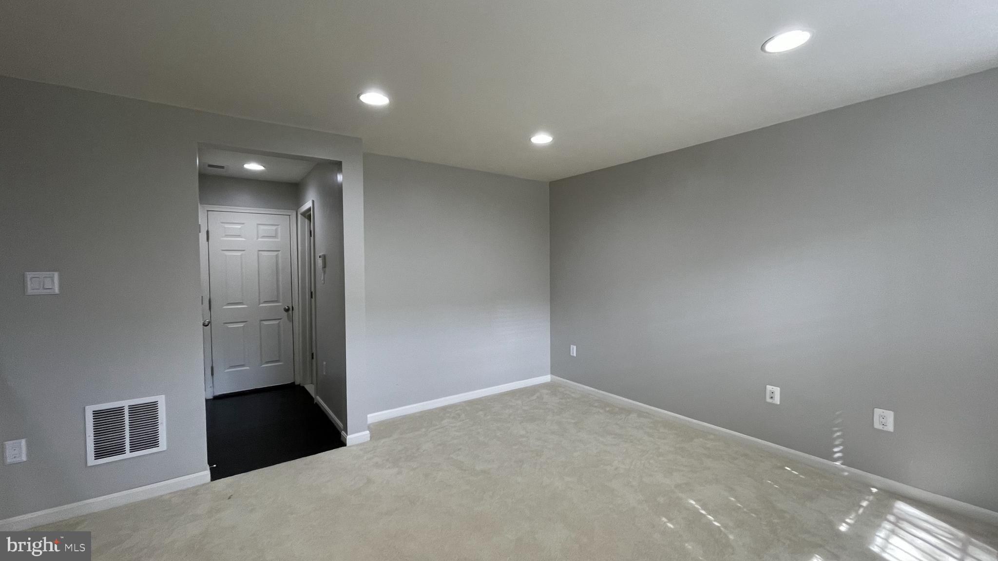 EMBREY MILL - Residential Lease