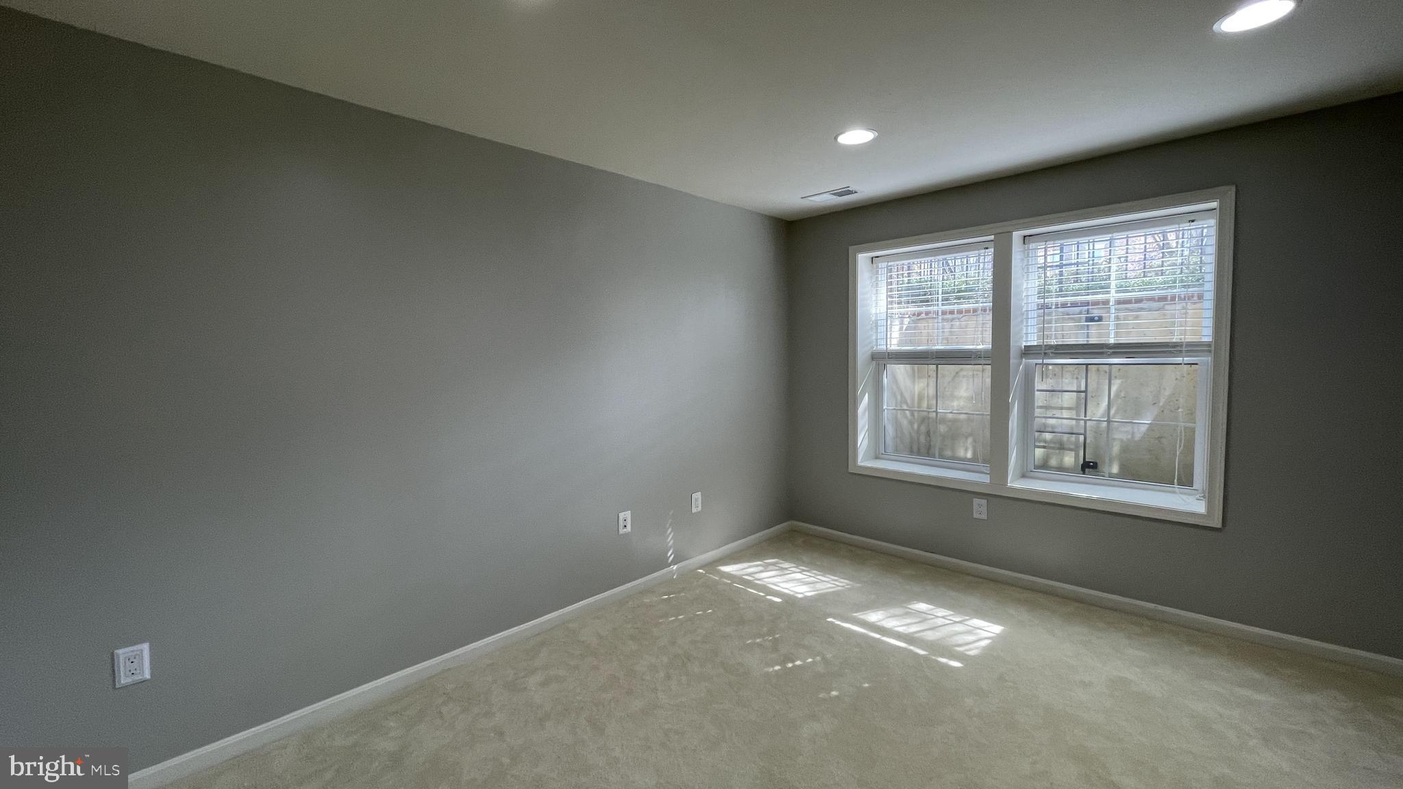 EMBREY MILL - Residential Lease