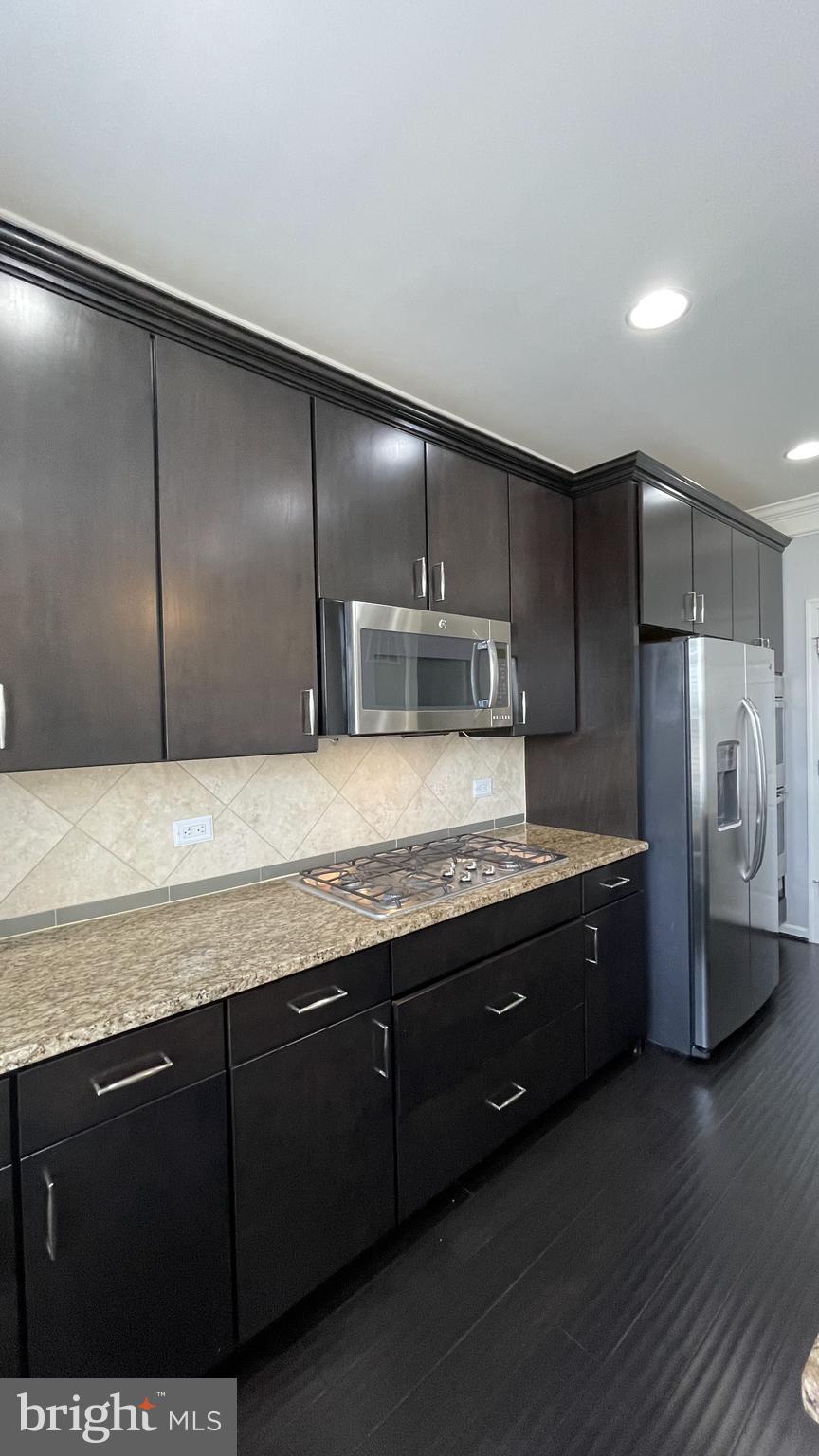 EMBREY MILL - Residential Lease