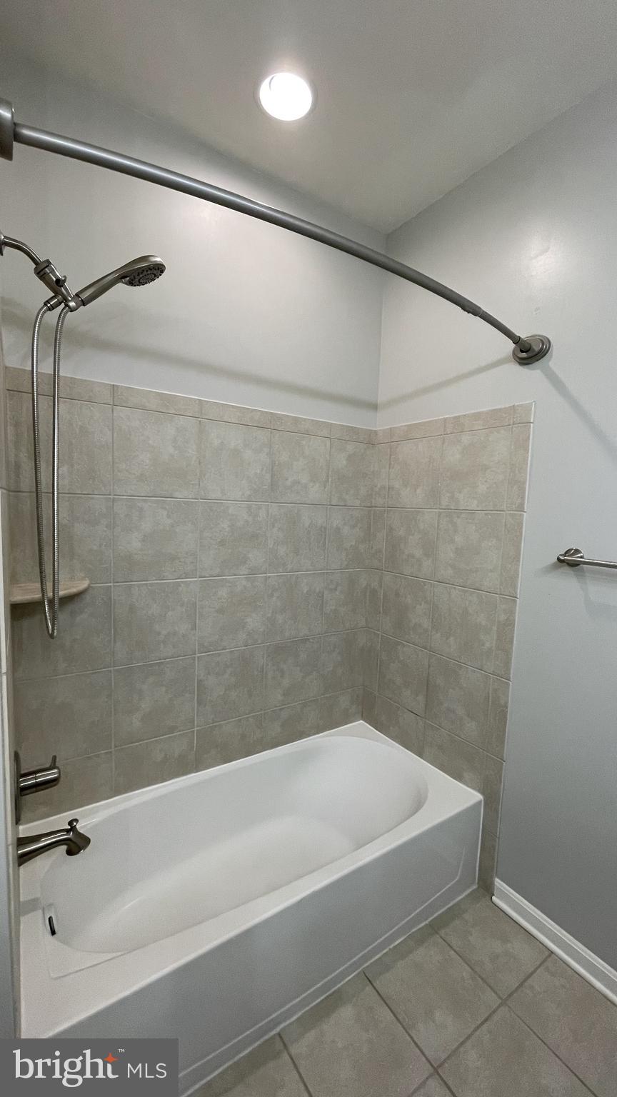 EMBREY MILL - Residential Lease