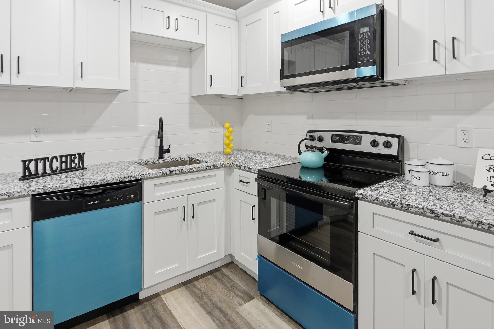 LEEDOM ESTATES - Residential