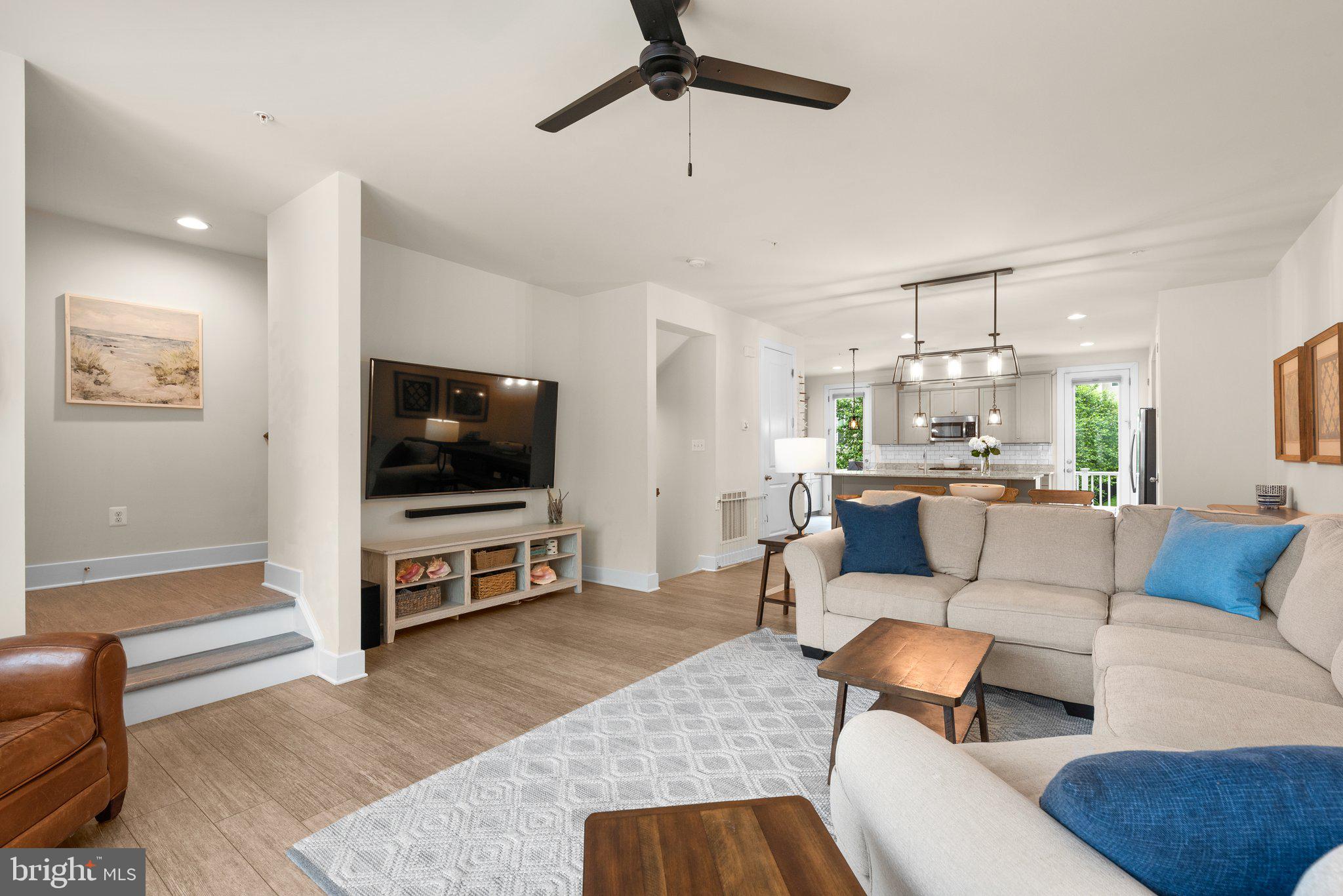 1210 HICKORY HILL CIRCLE