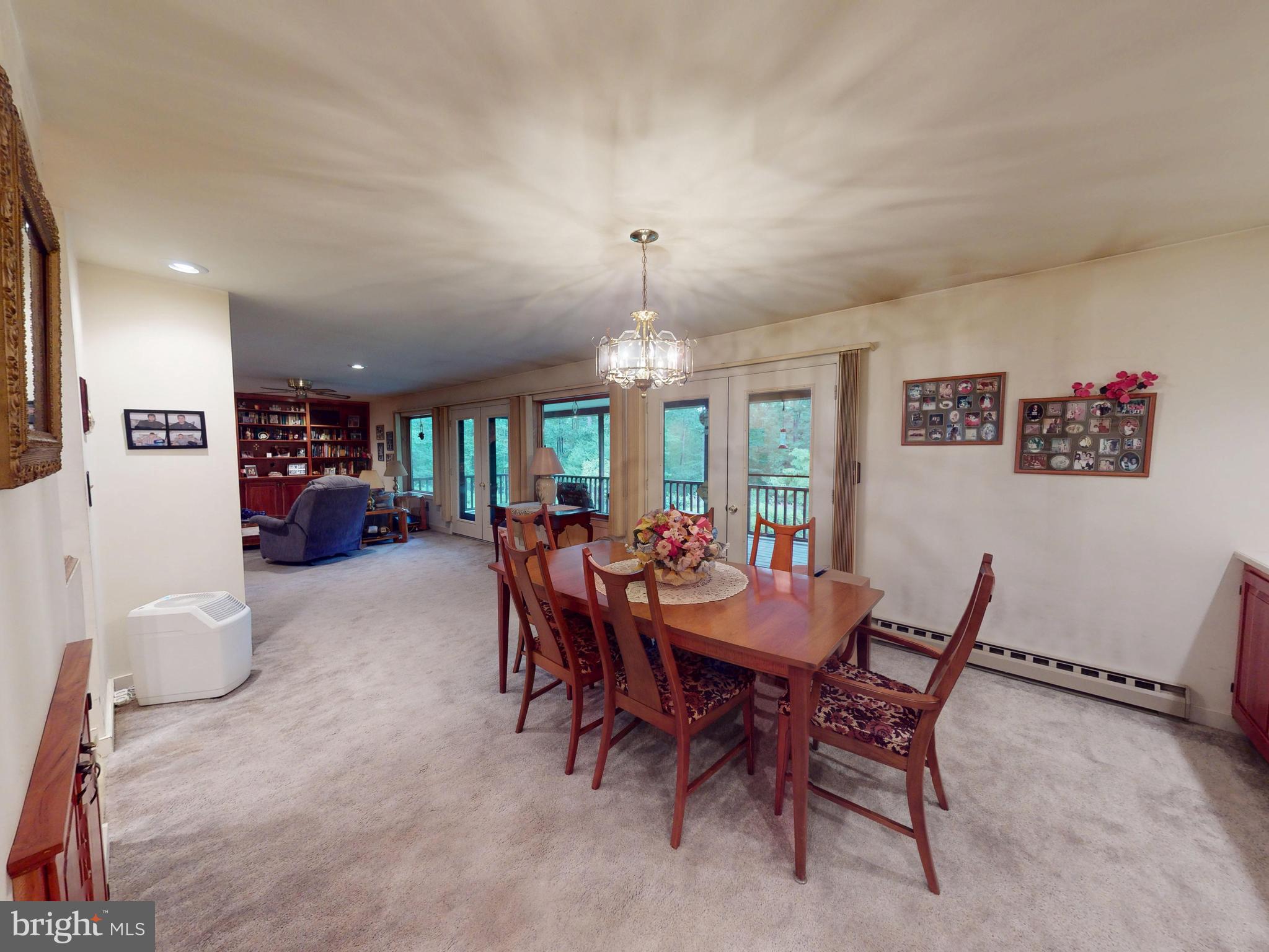 600 HOUTZ LANE