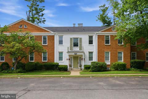 Photo of 649 Azalea Drive #3, ROCKVILLE, MD 20850 (MLS # MDMC2251408)