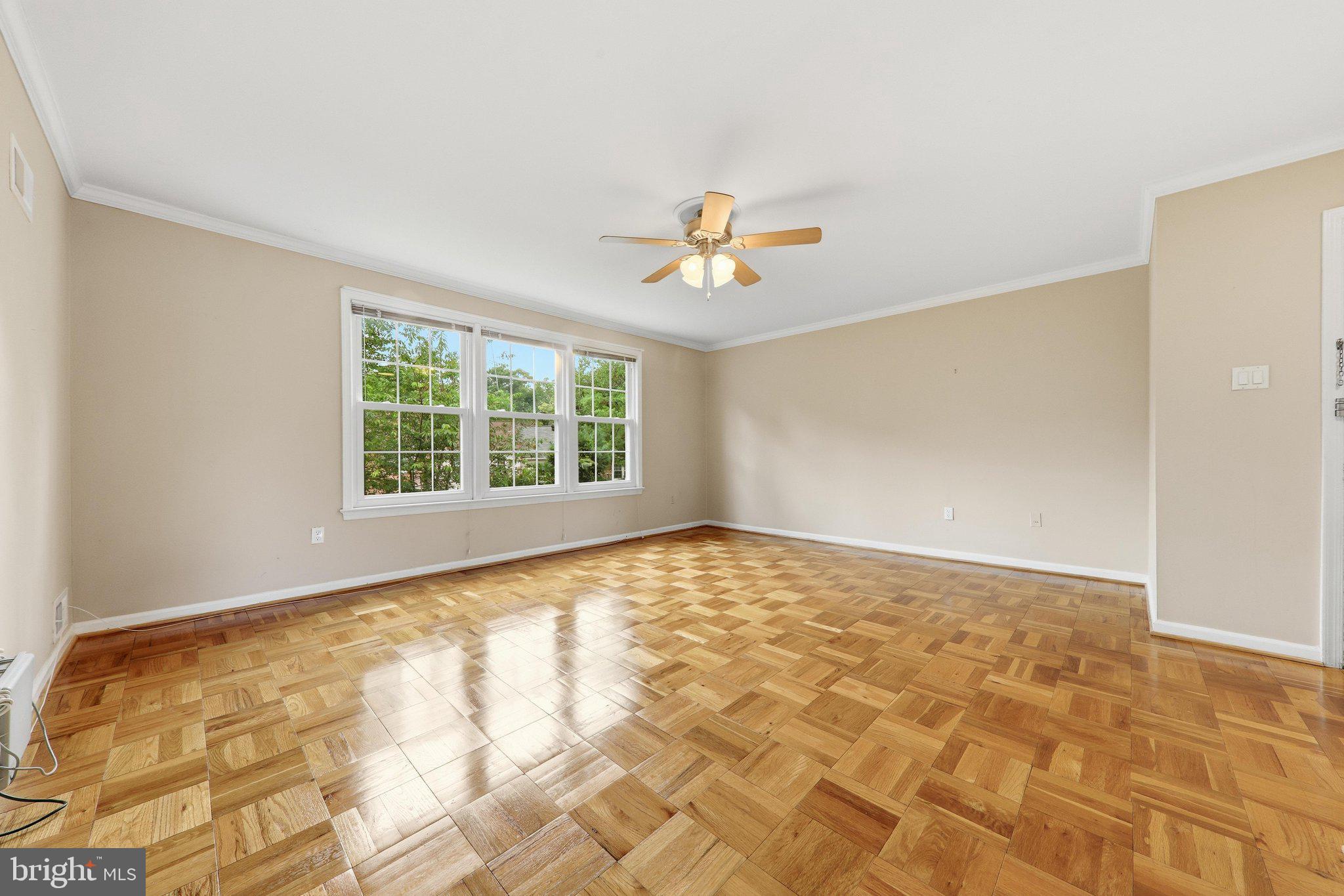 649 AZALEA DRIVE 3
