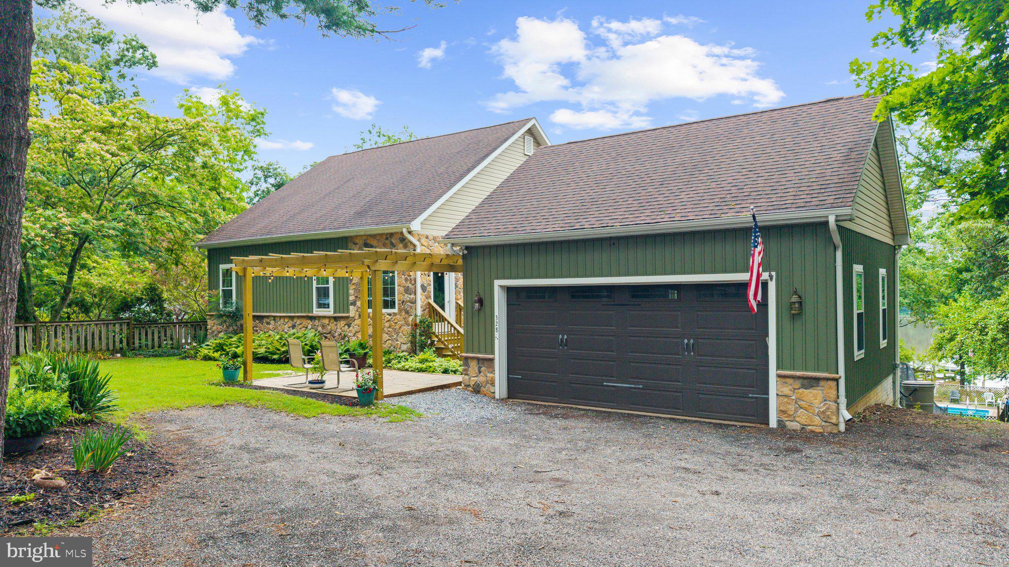 328 OAKDALE ROAD