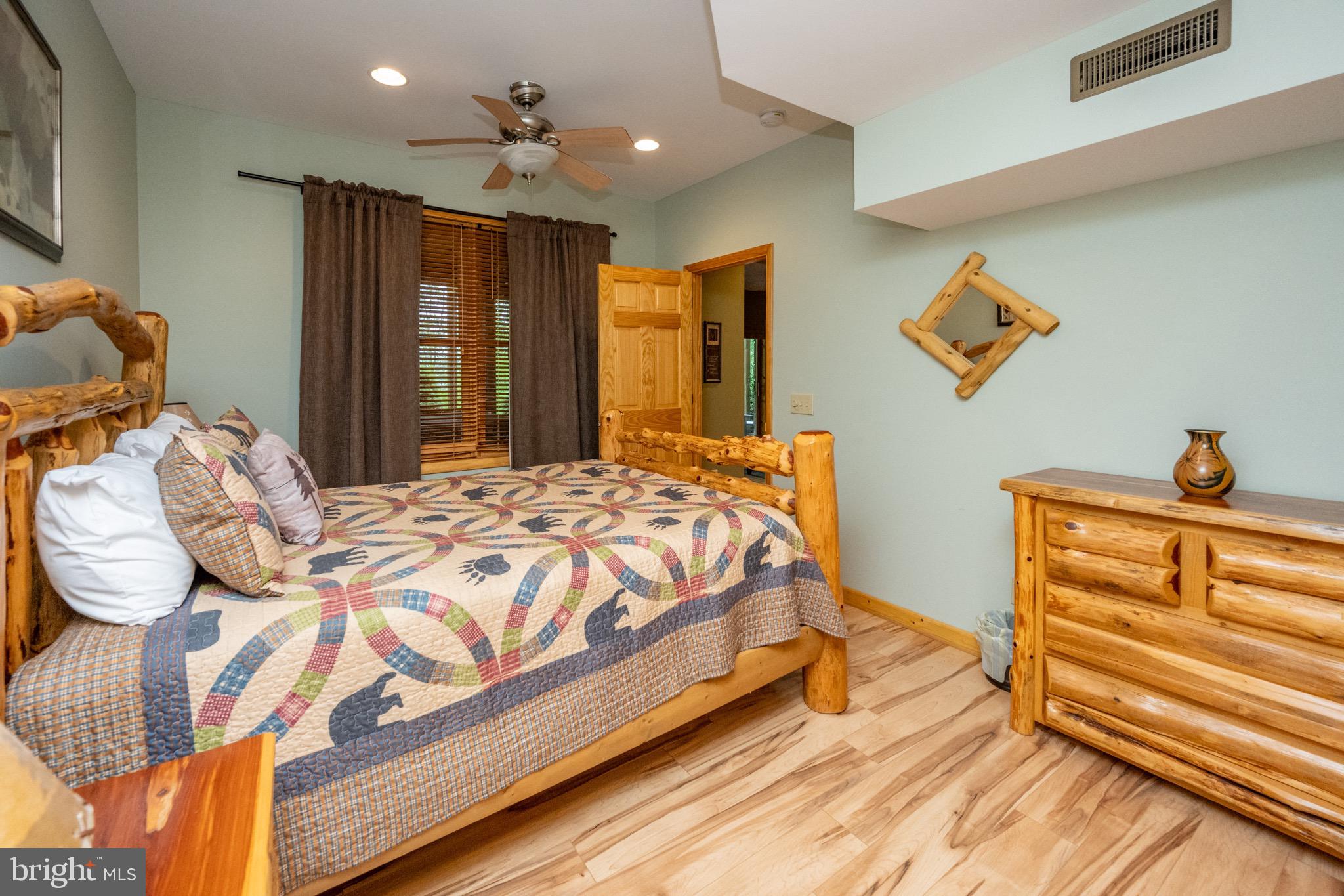 SANDY SHORES - Residential