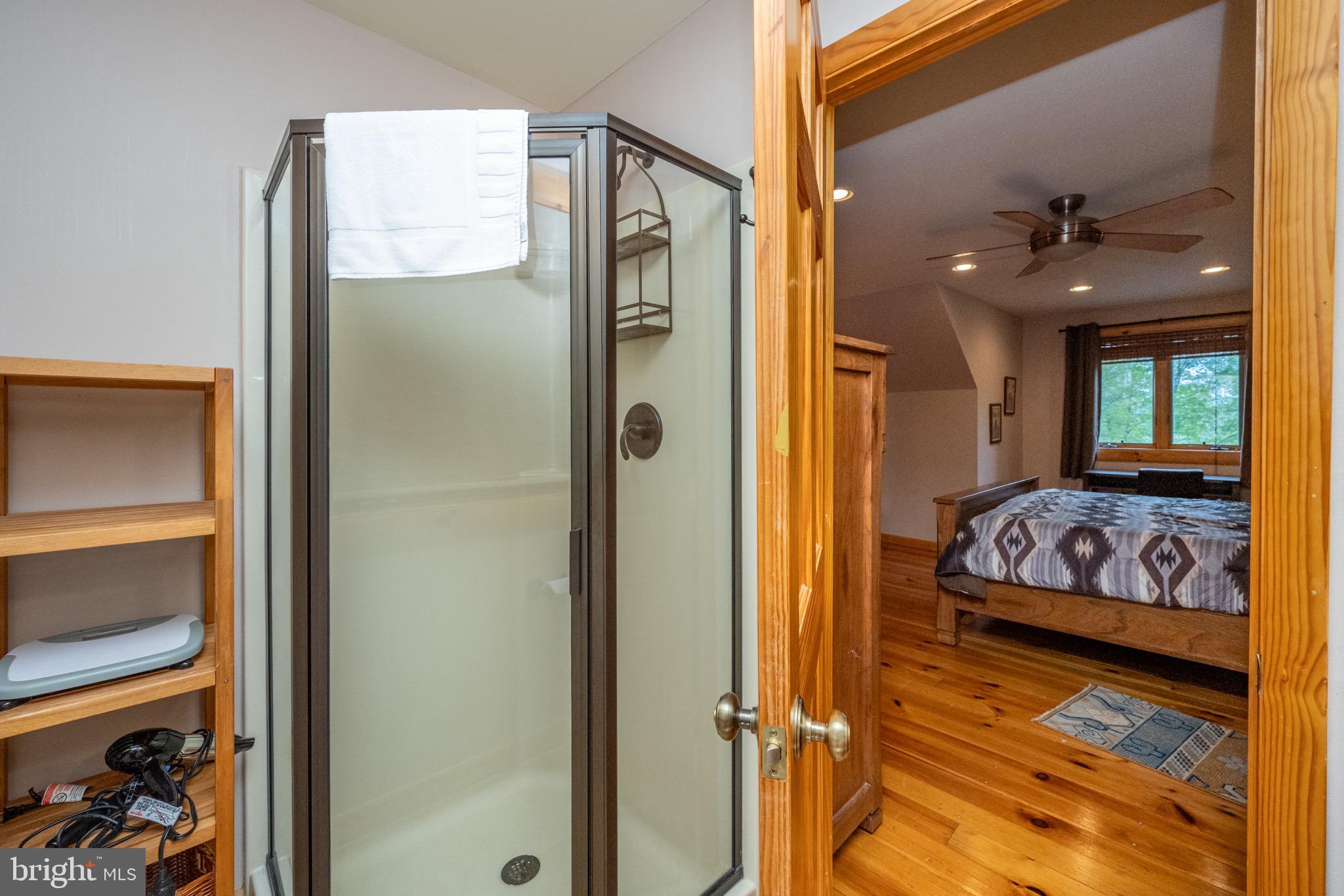 SANDY SHORES - Residential