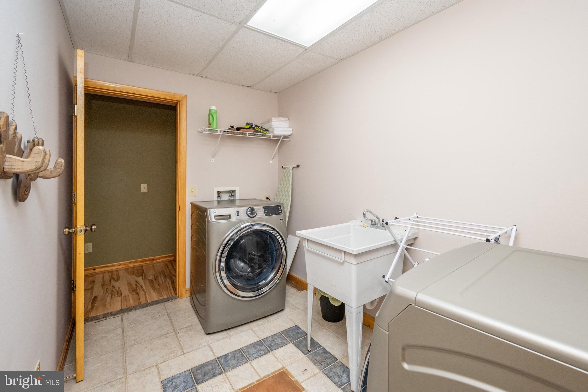 SANDY SHORES - Residential