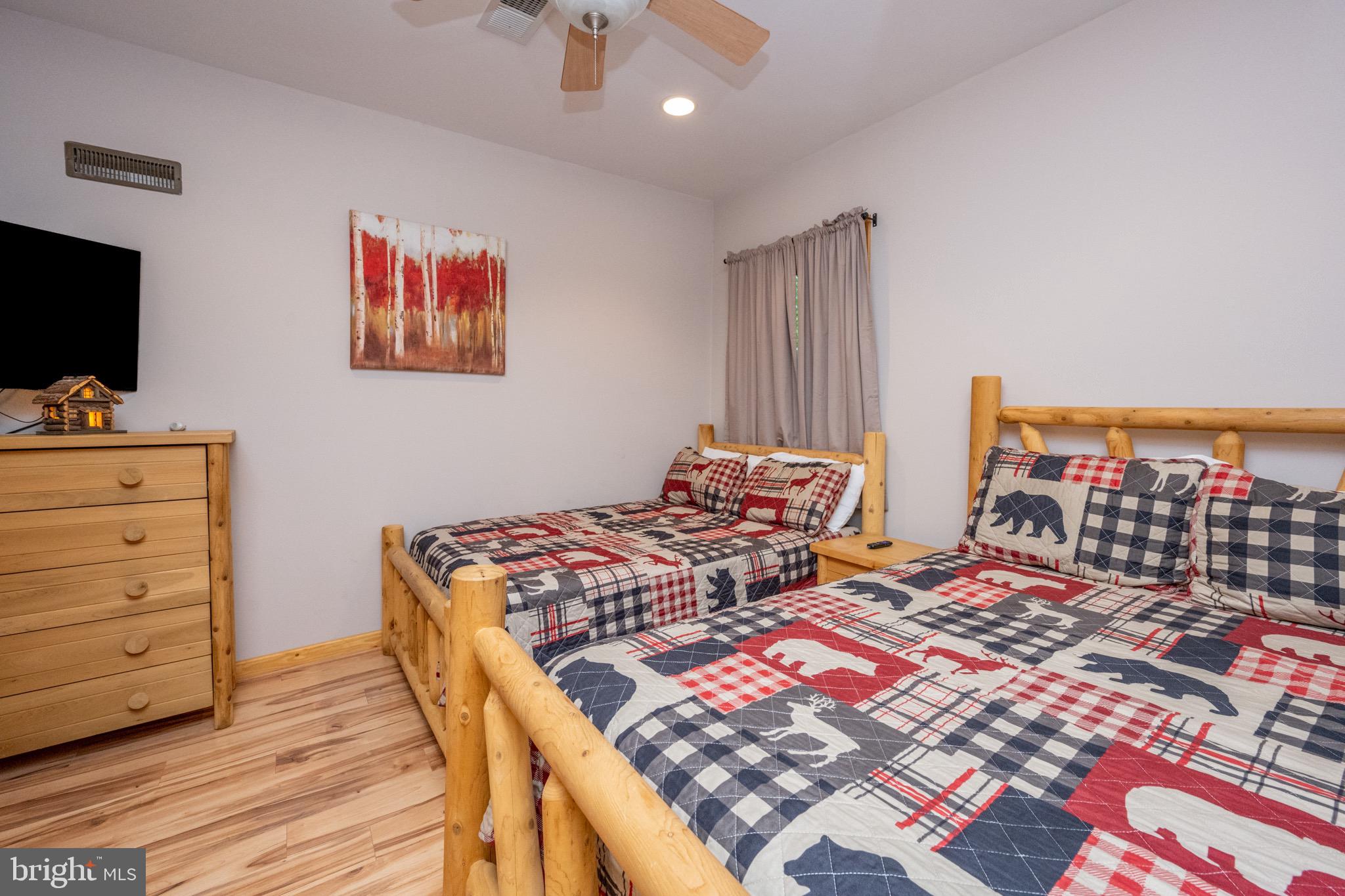 SANDY SHORES - Residential