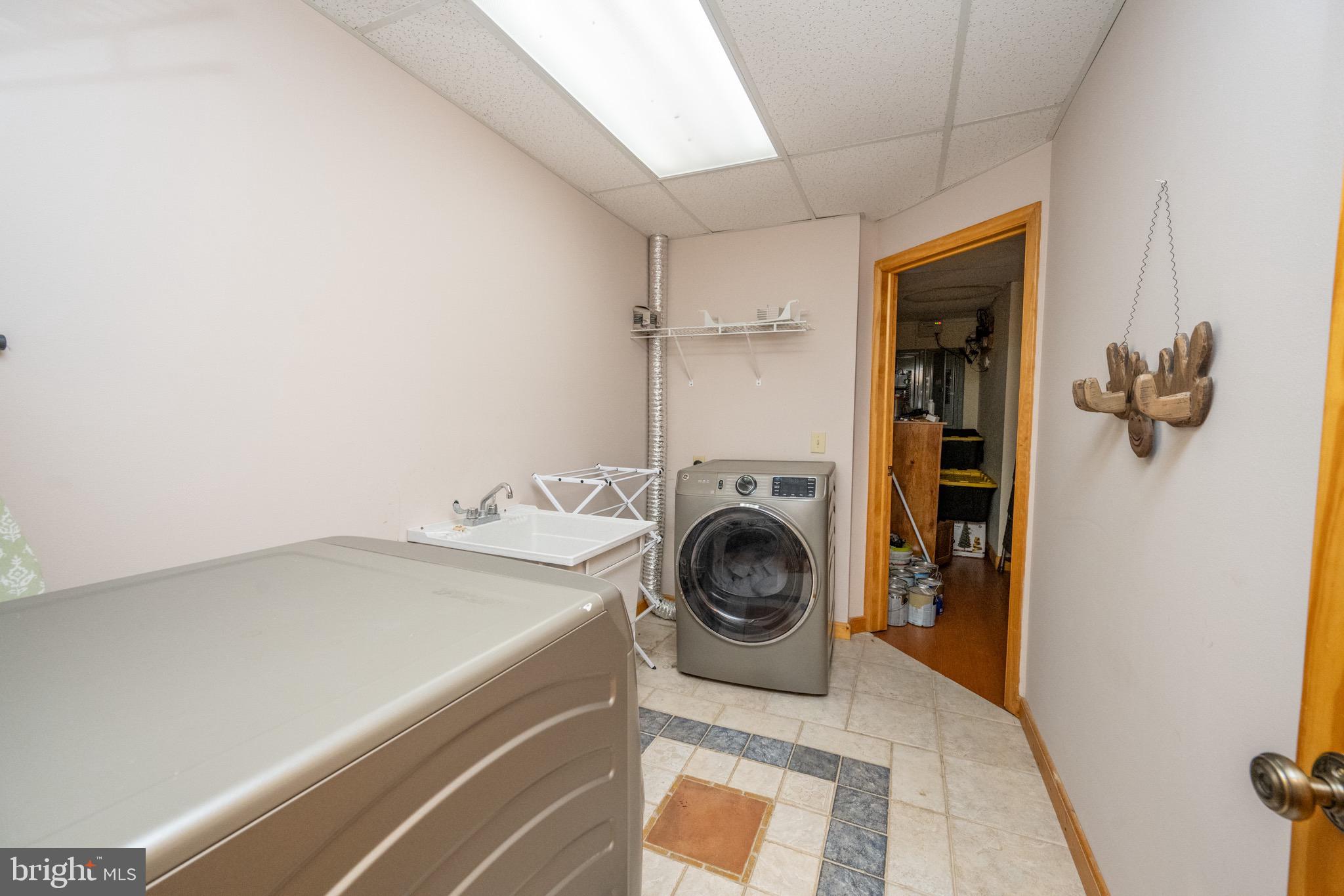 SANDY SHORES - Residential