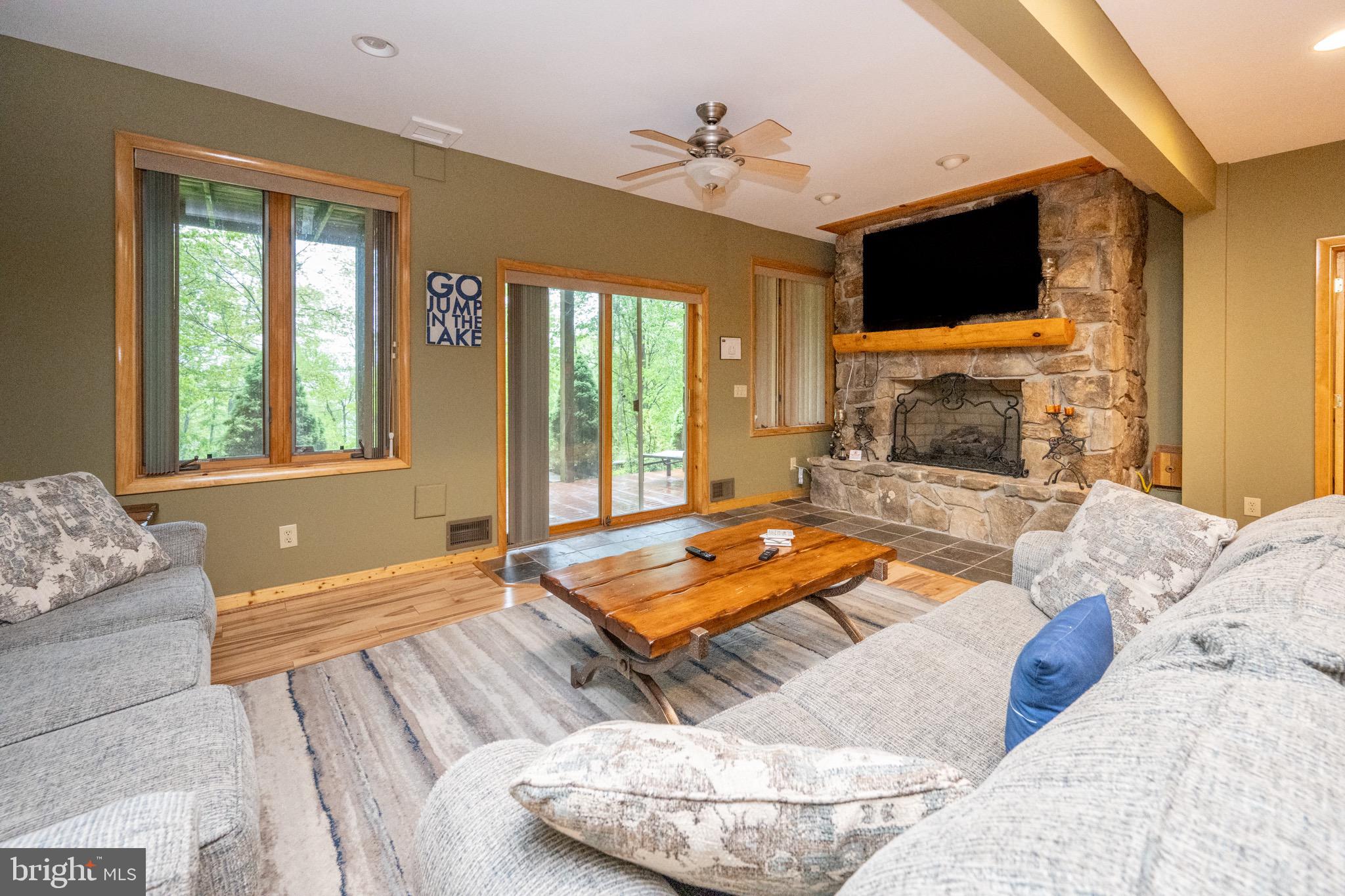 SANDY SHORES - Residential