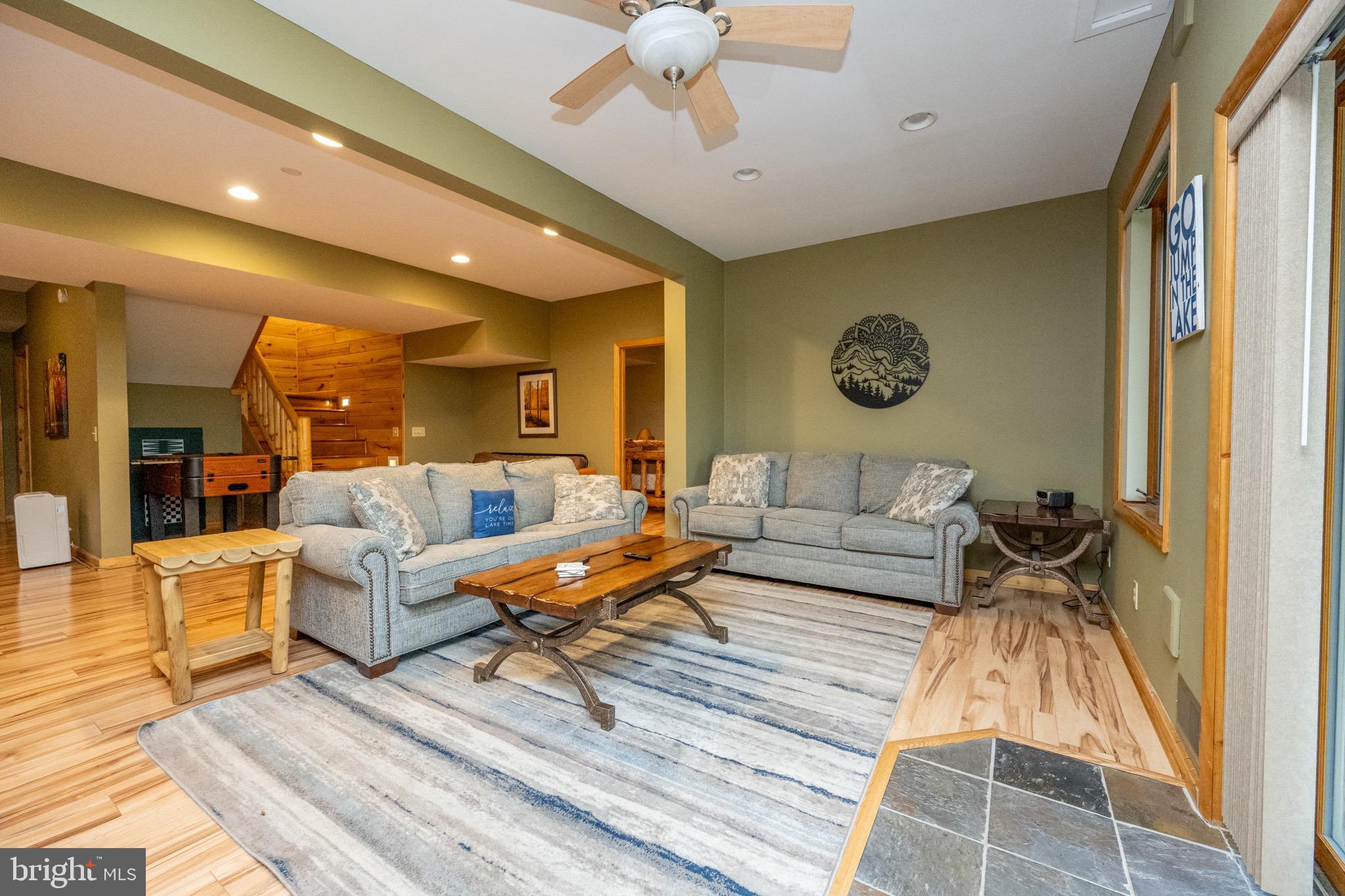 SANDY SHORES - Residential