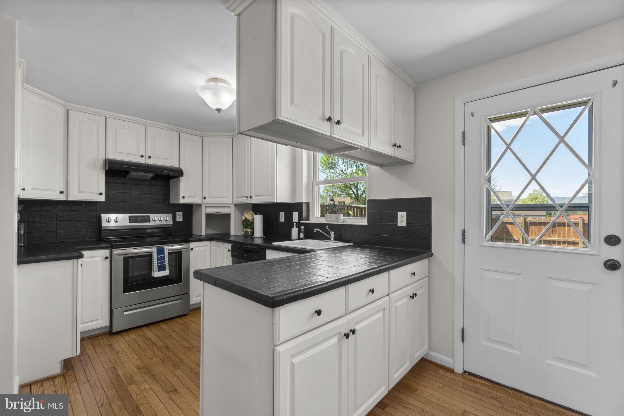 AMBER MEADOWS - Residential