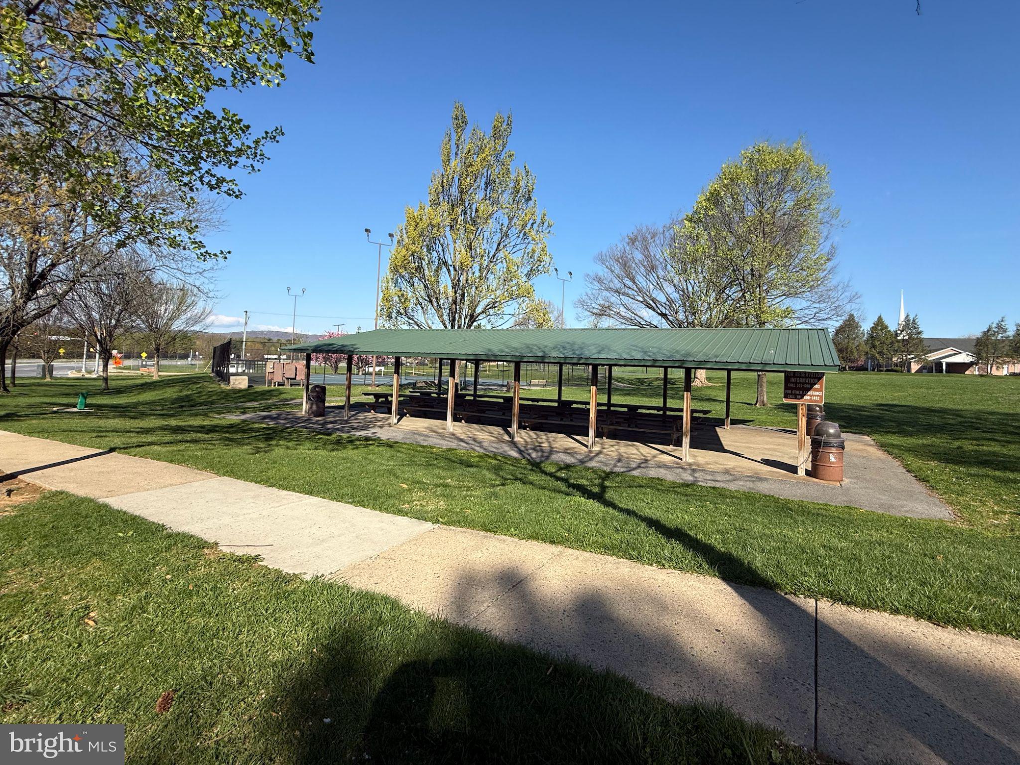 AMBER MEADOWS - Residential