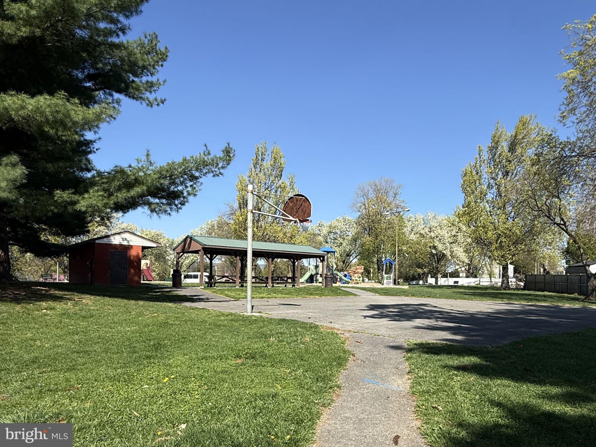 AMBER MEADOWS - Residential