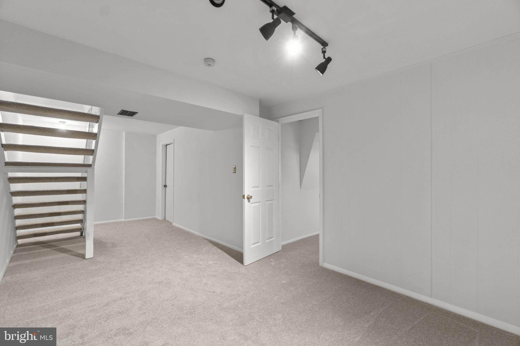 AMBER MEADOWS - Residential