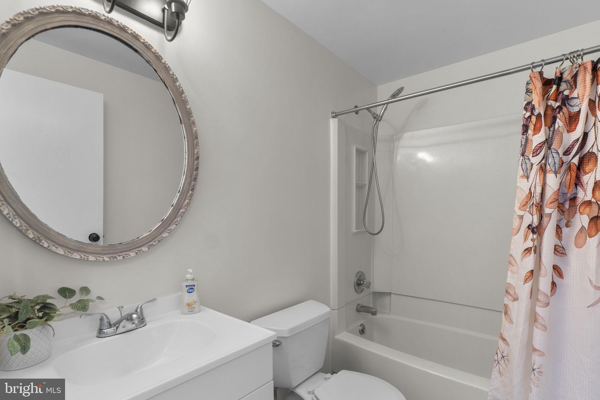 AMBER MEADOWS - Residential