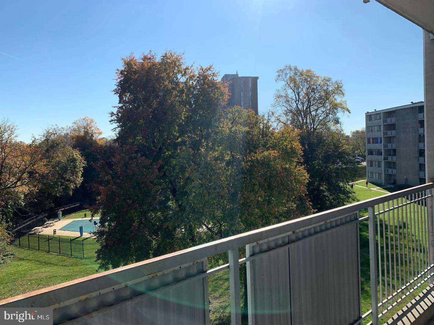 PRESIDENTIAL PARK - Residential Lease