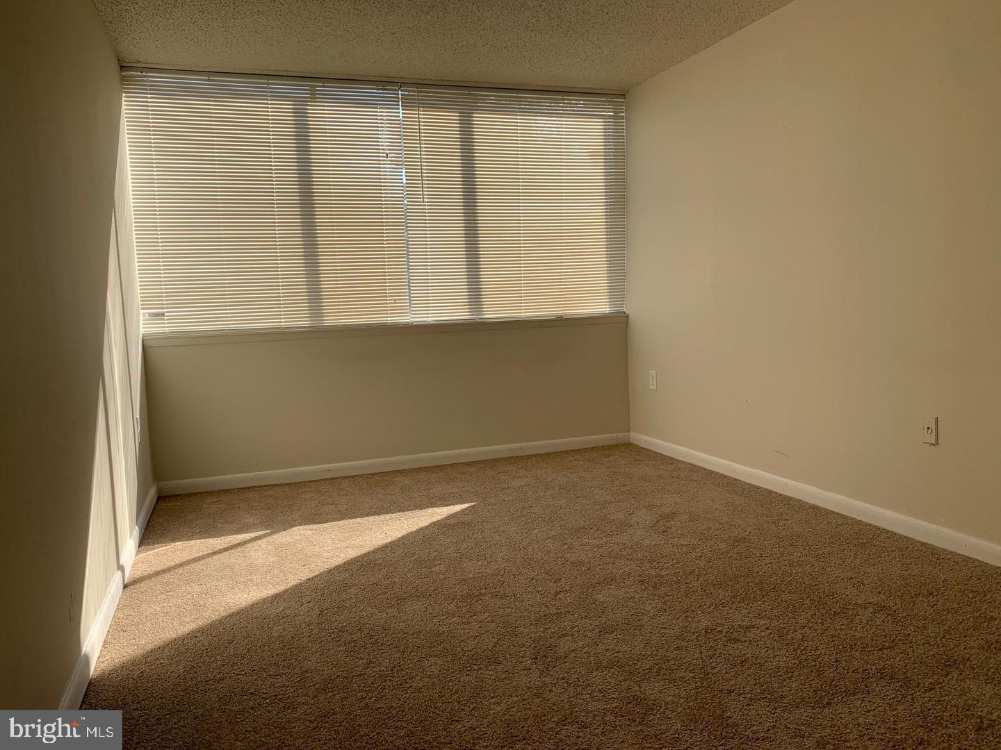 PRESIDENTIAL PARK - Residential Lease