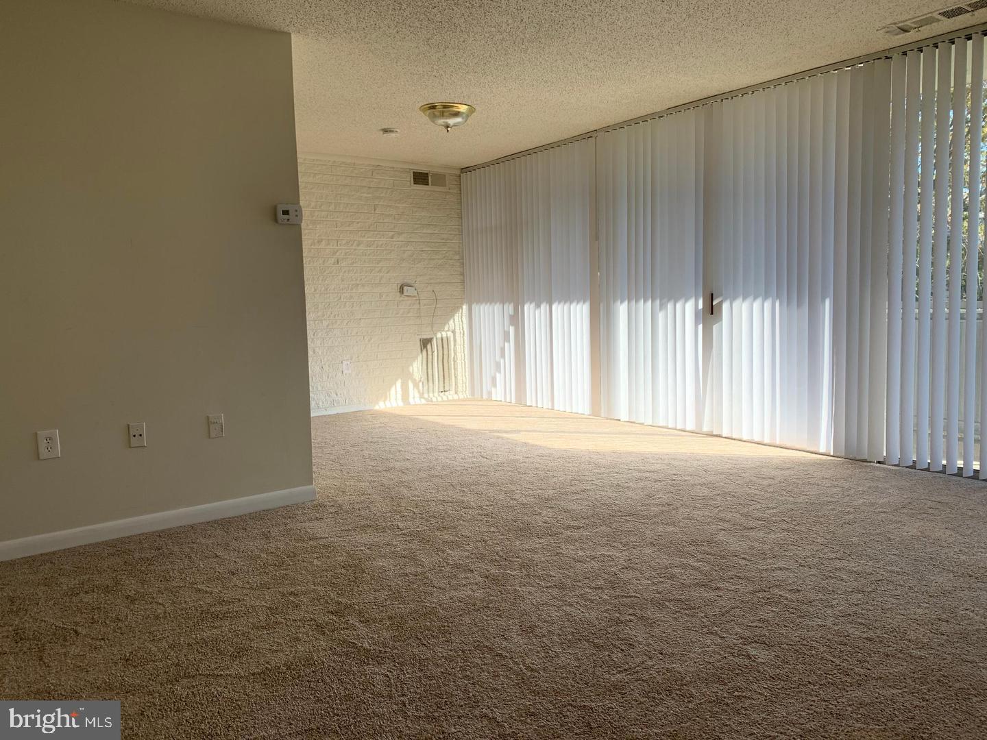 PRESIDENTIAL PARK - Residential Lease