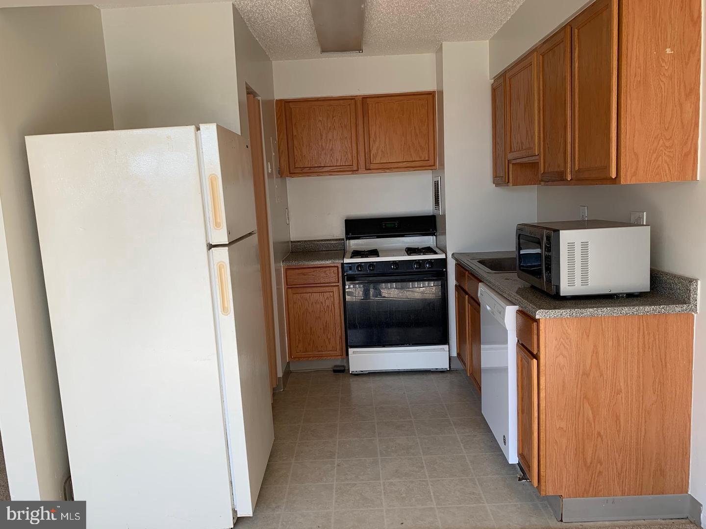 PRESIDENTIAL PARK - Residential Lease