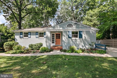 Photo of 3829 DENFELD AVE, KENSINGTON, MD 20895 (MLS # MDMC2103130)