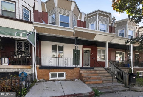 Townhouse For Sale - 533 S Conestoga Street<br/> PHILADELPHIA, PA 19143