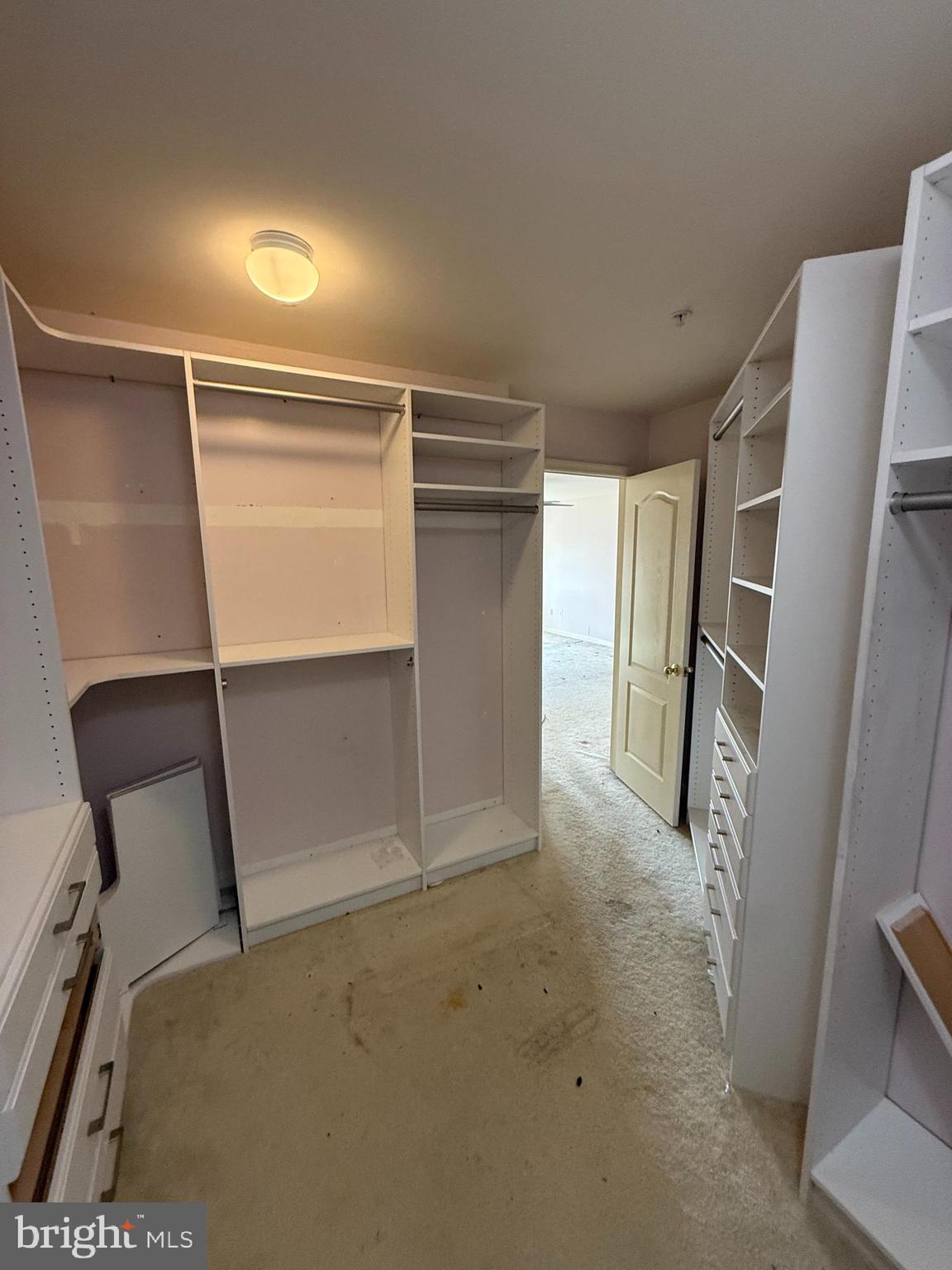 HILLANTRAE - Residential