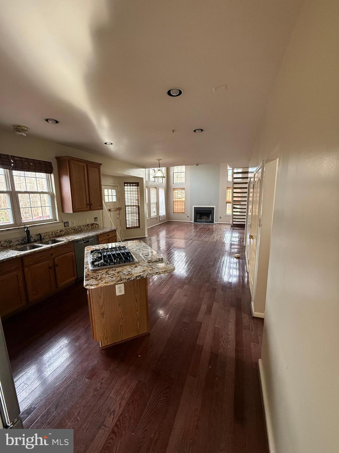 HILLANTRAE - Residential