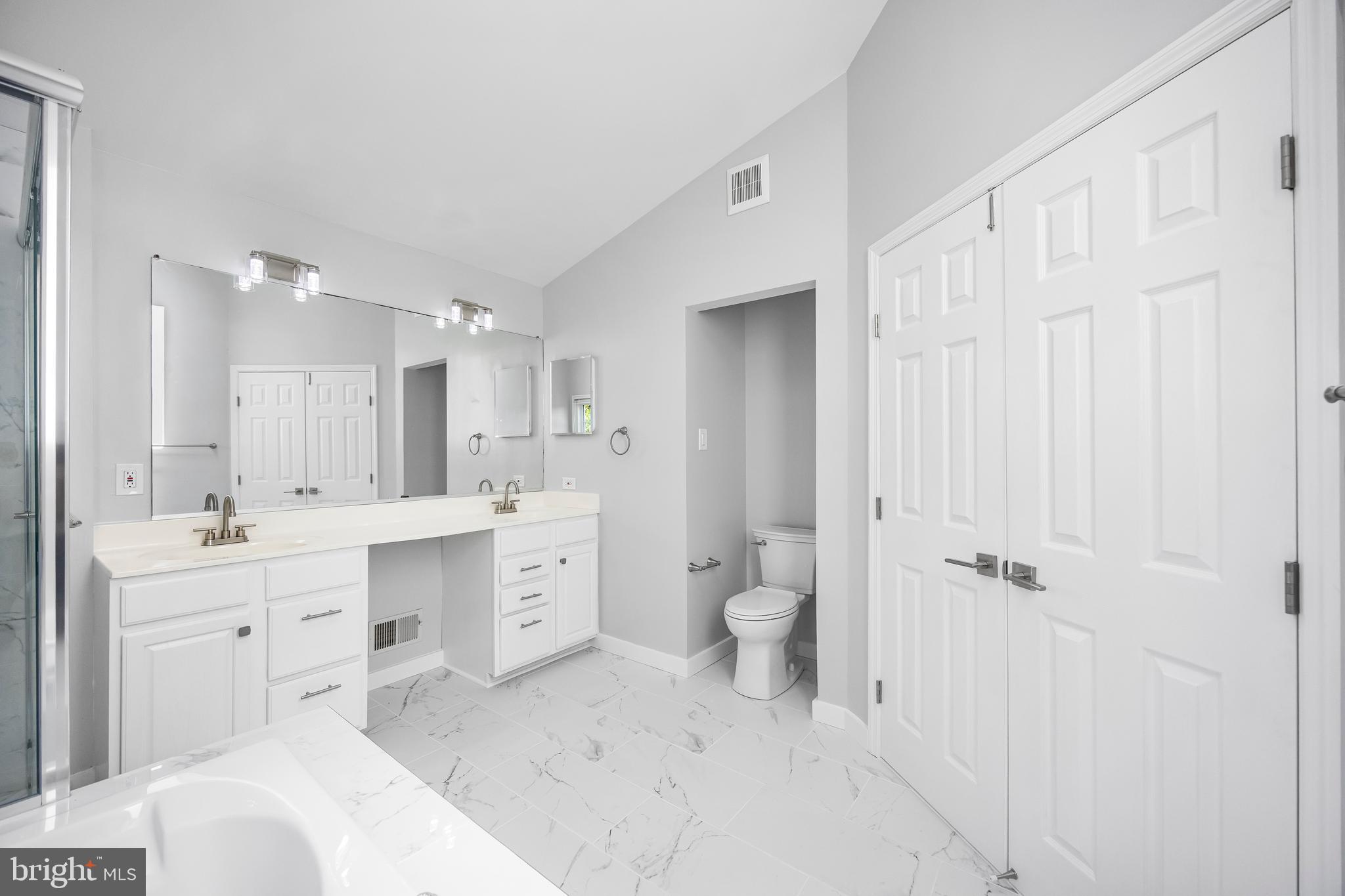 HUNTERS RUN - Residential