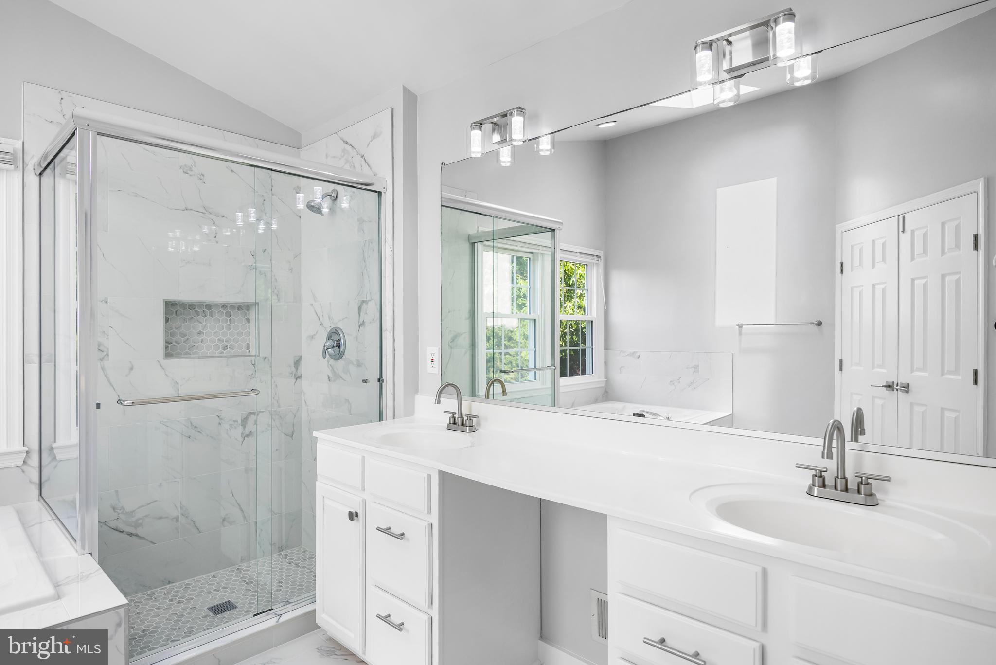 HUNTERS RUN - Residential