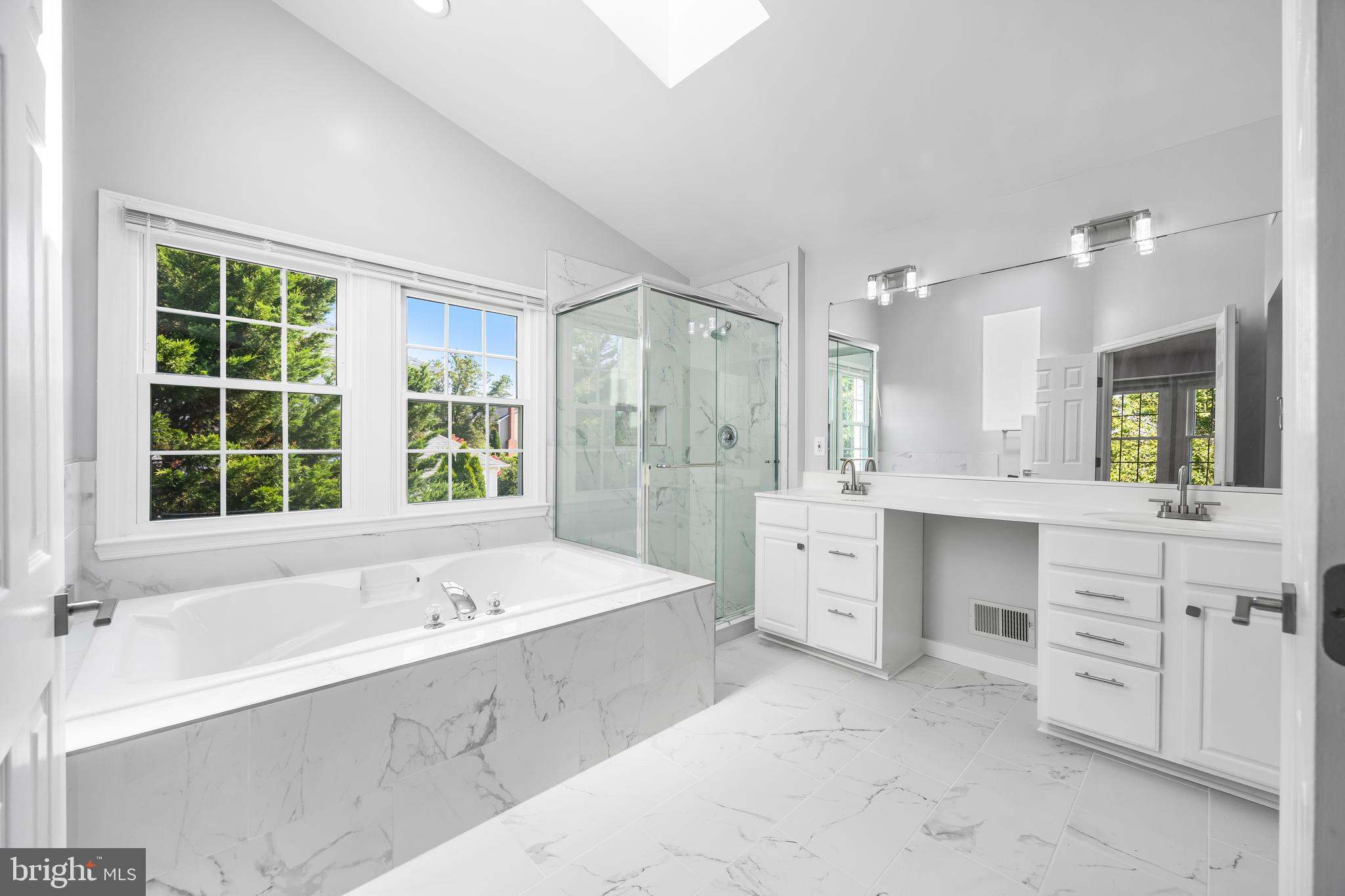 HUNTERS RUN - Residential