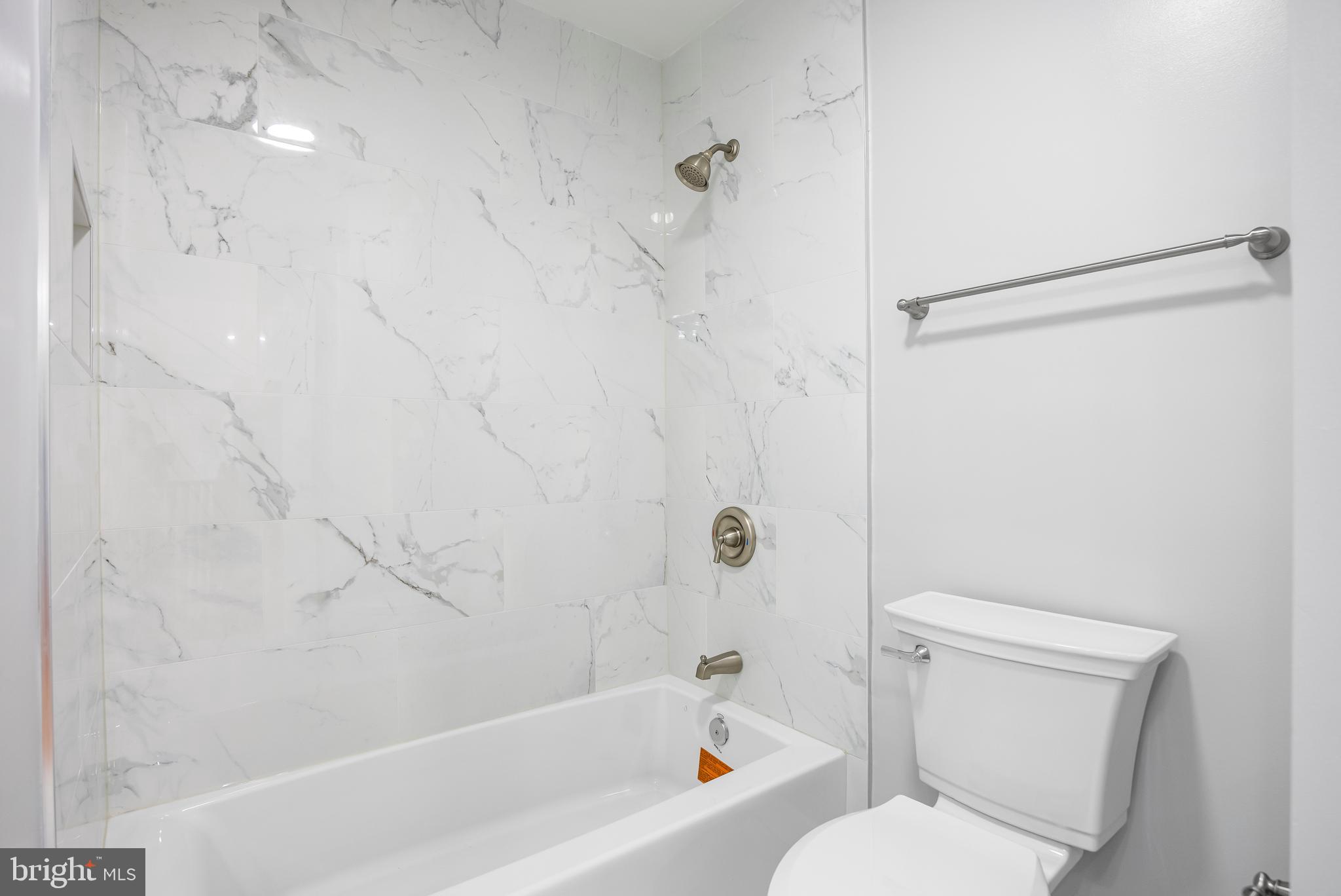 HUNTERS RUN - Residential